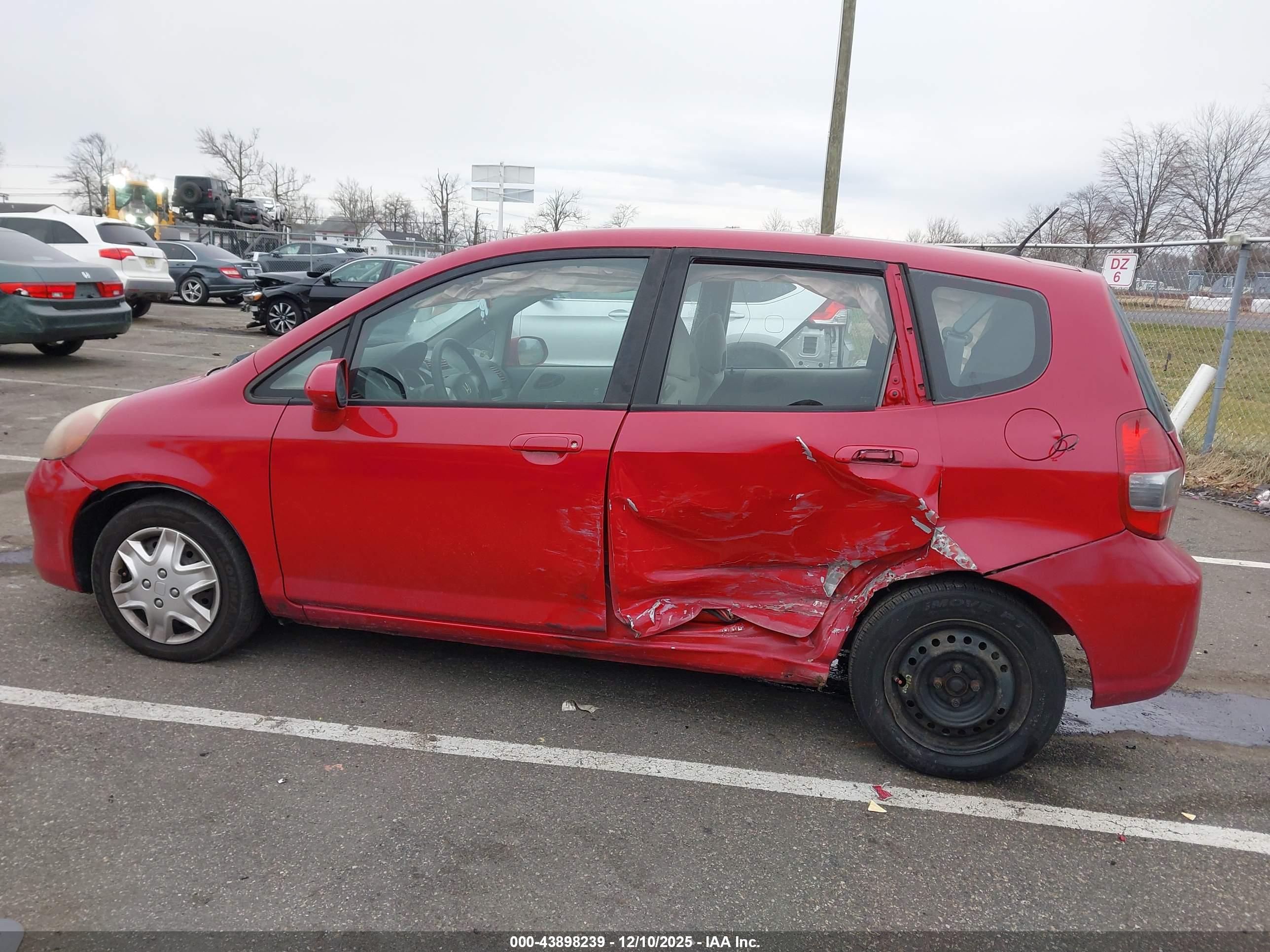 HONDA FIT image 6