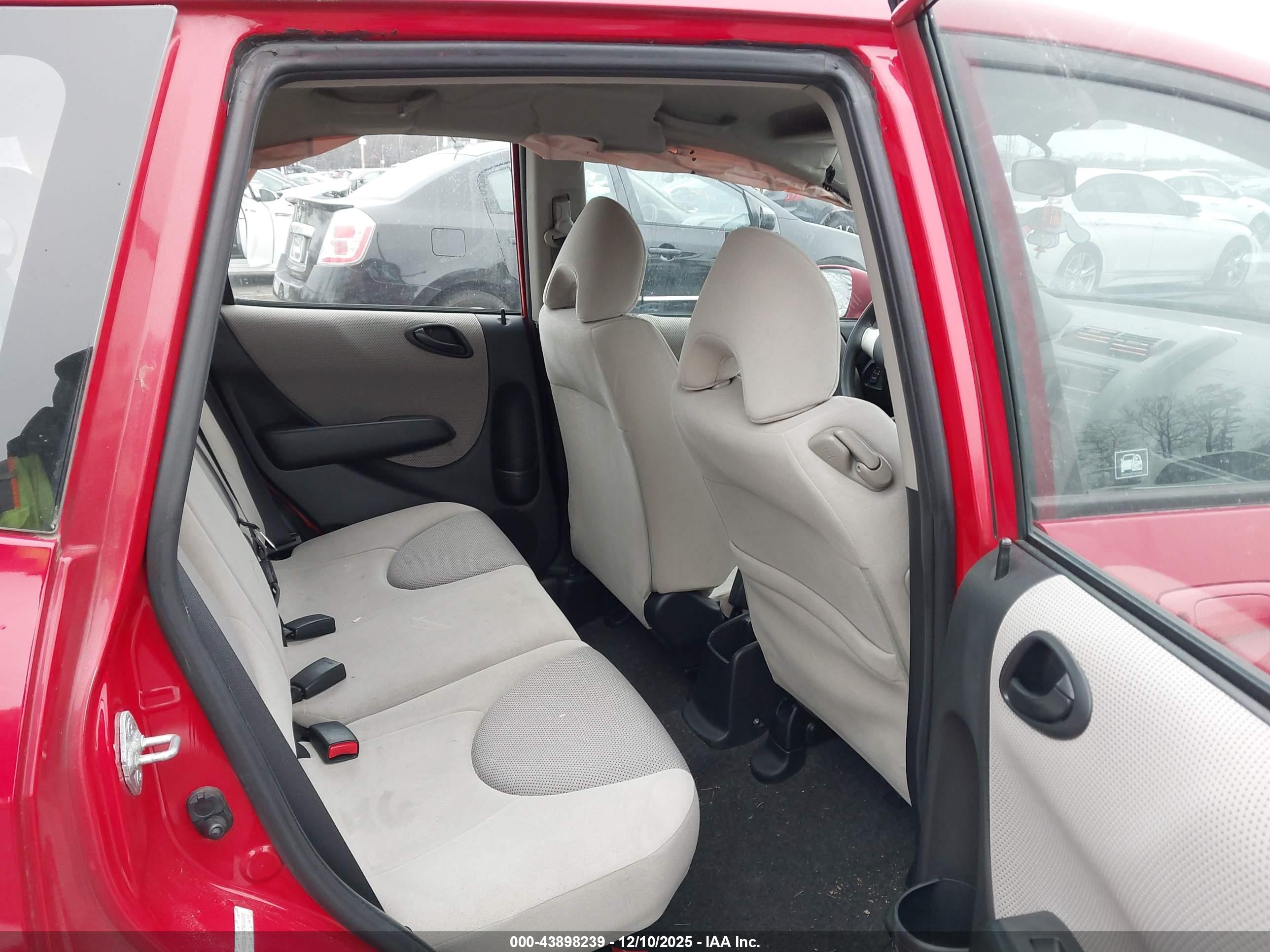 HONDA FIT image 8