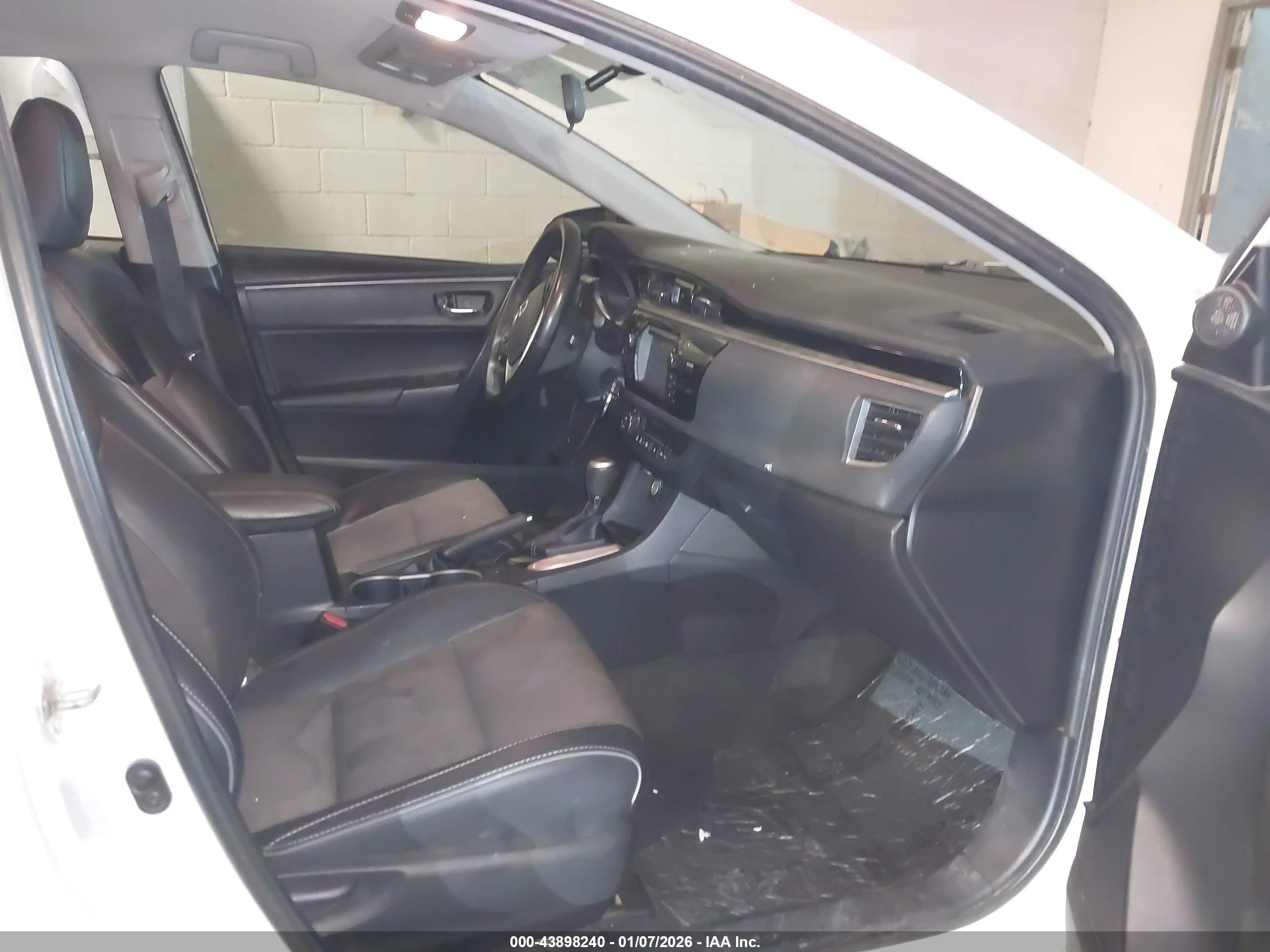 TOYOTA COROLLA image 5
