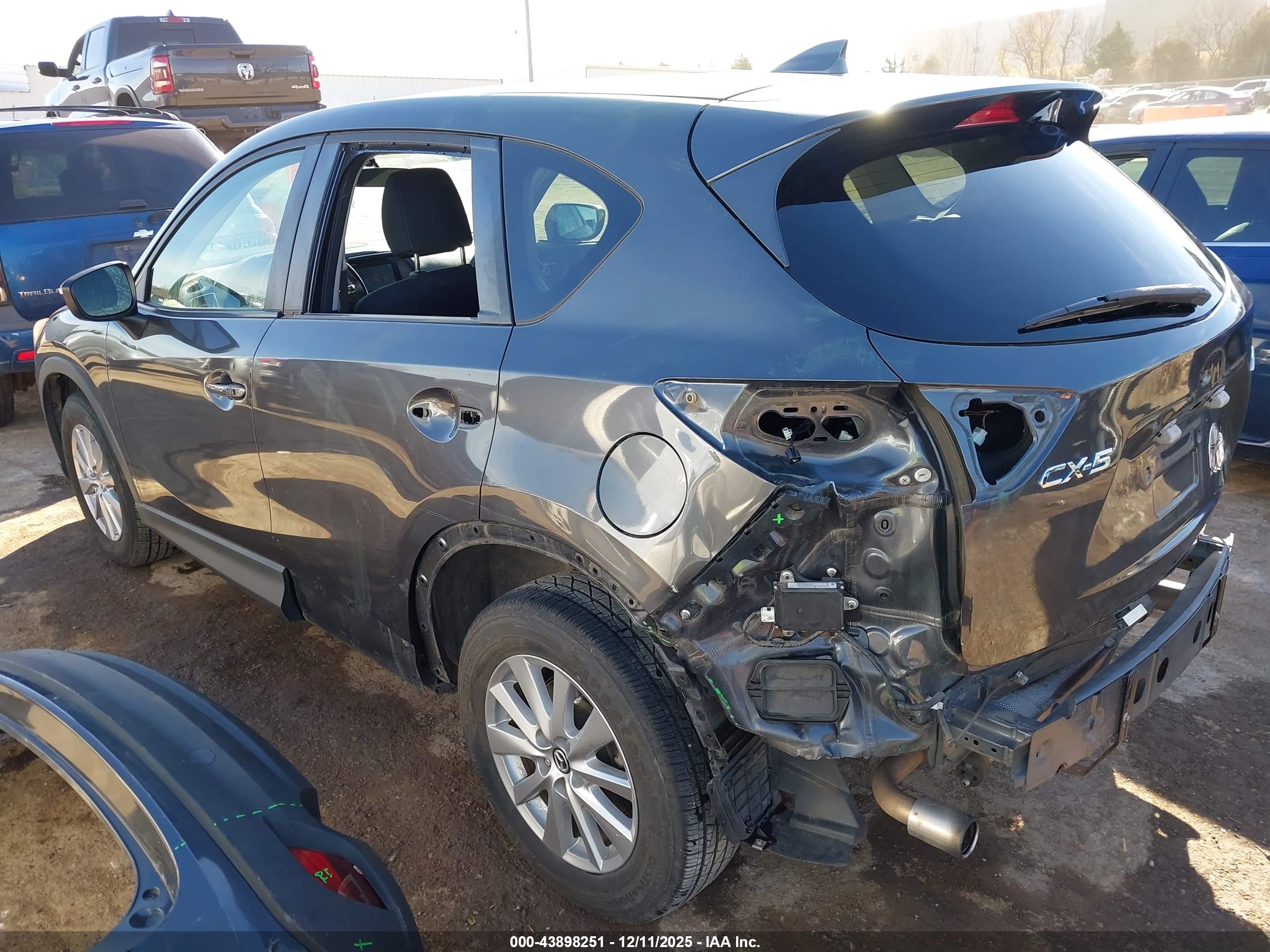 MAZDA CX-5 image 3