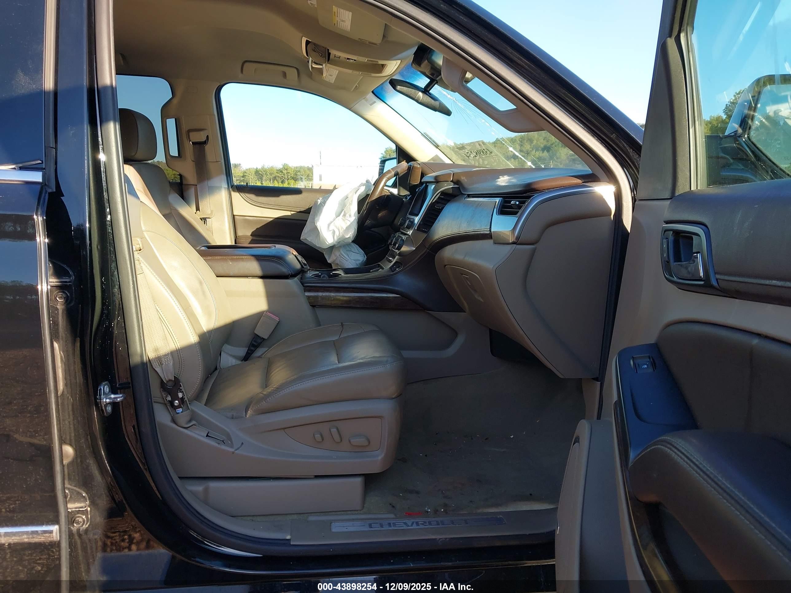 CHEVROLET TAHOE image 5