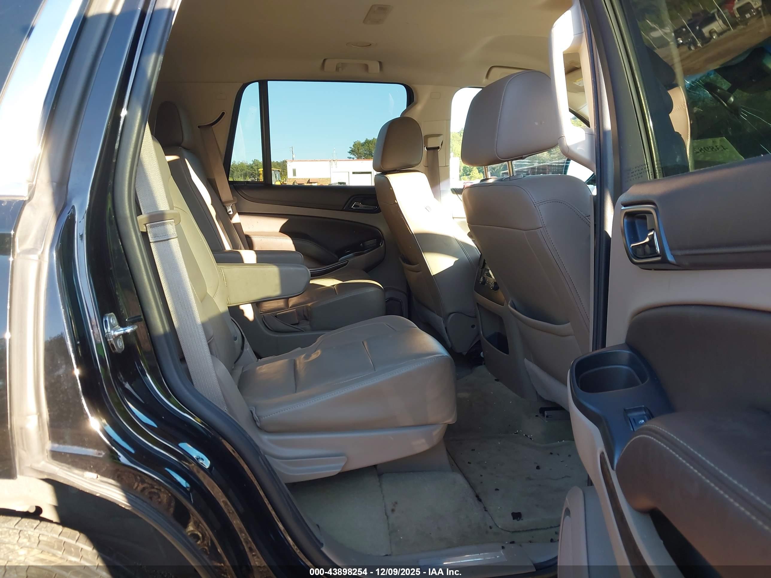 CHEVROLET TAHOE image 8
