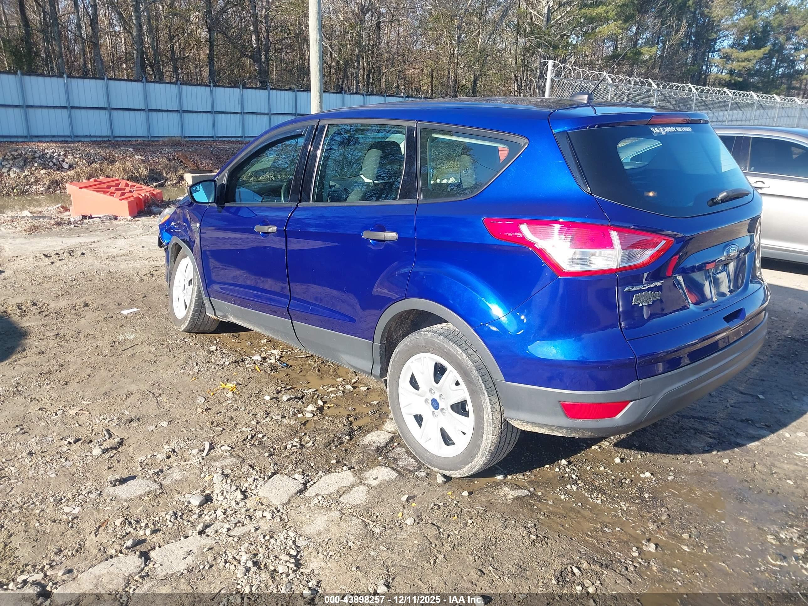 FORD ESCAPE image 3