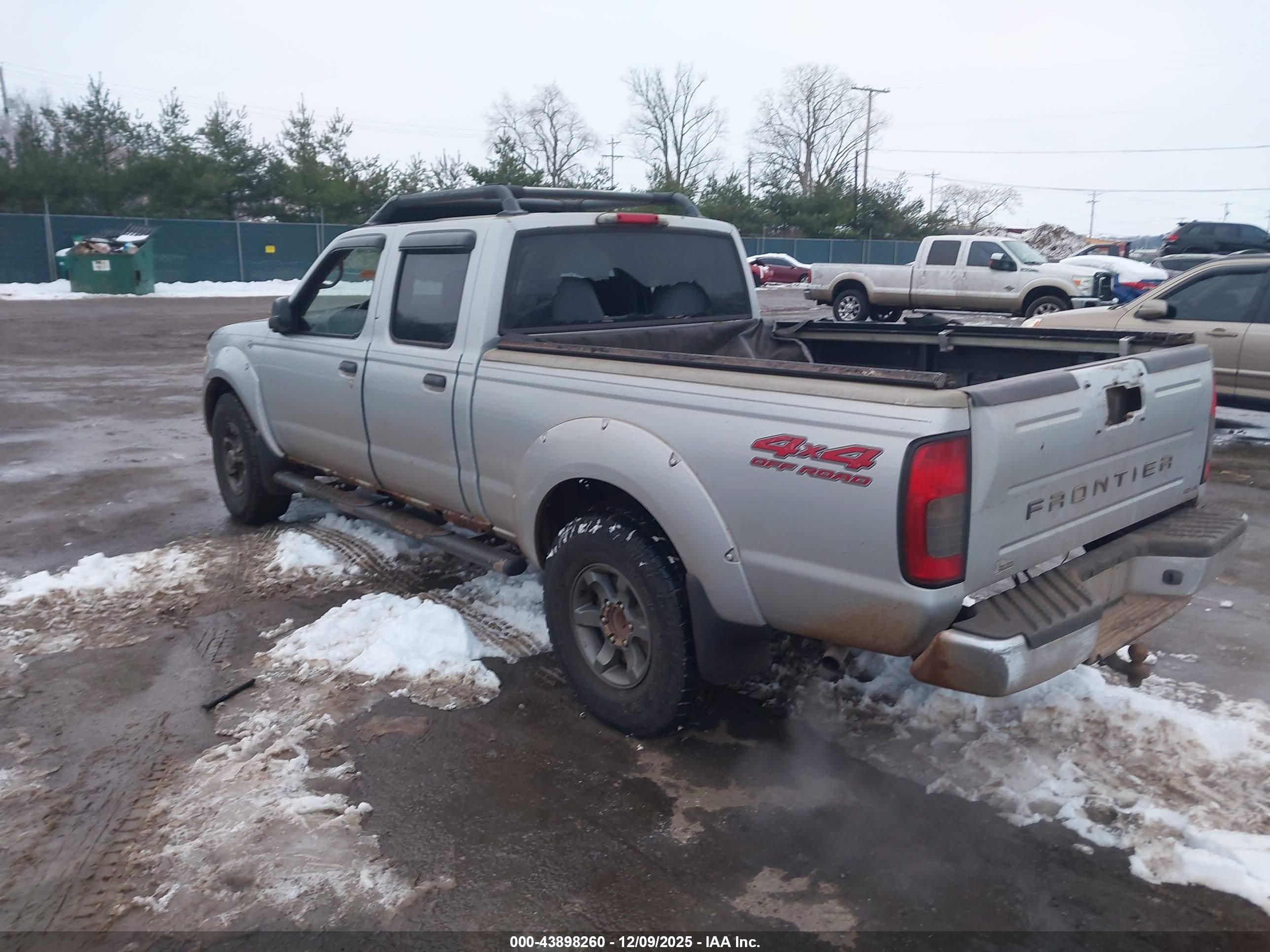NISSAN FRONTIER image 3