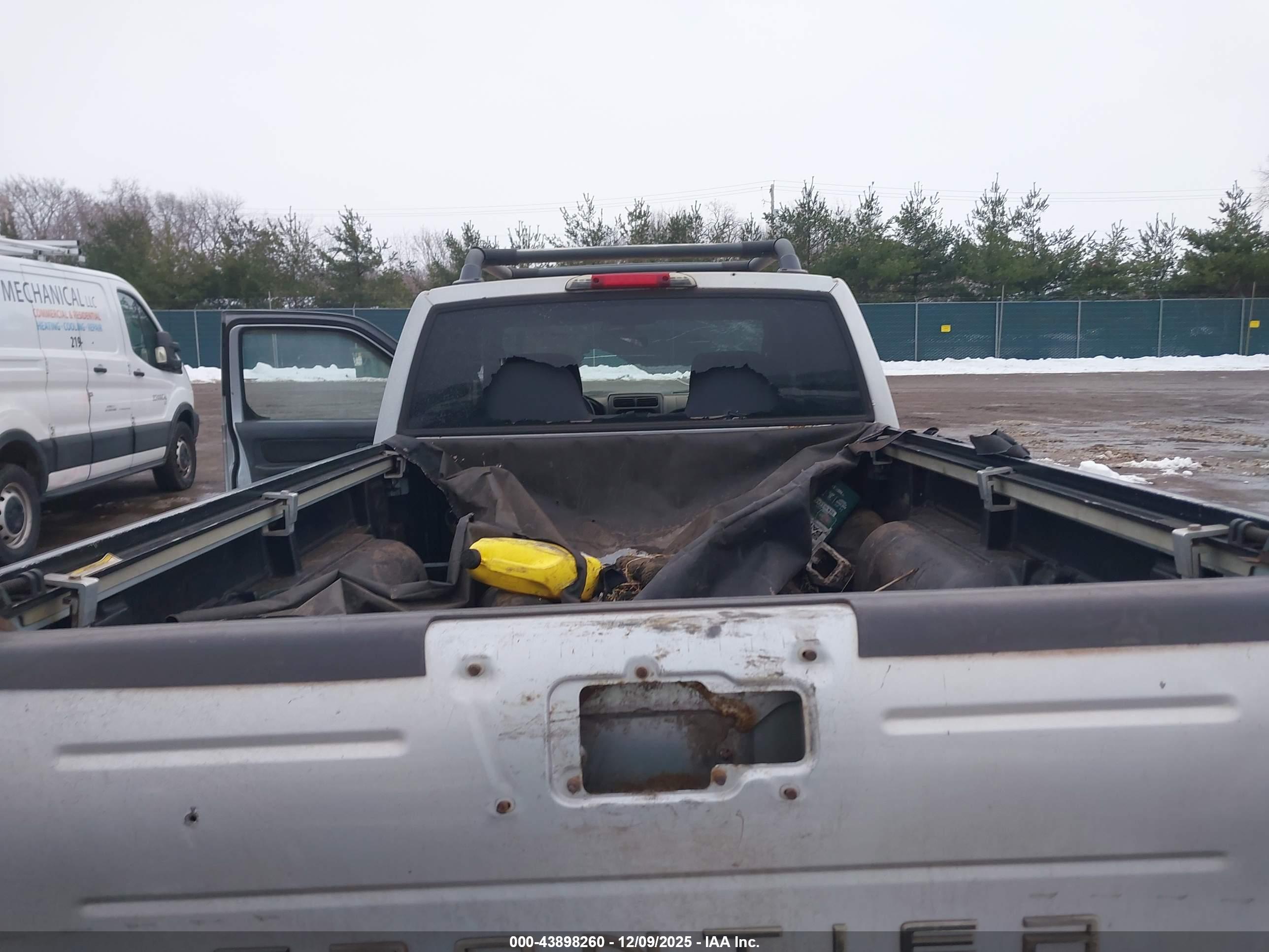 NISSAN FRONTIER image 6