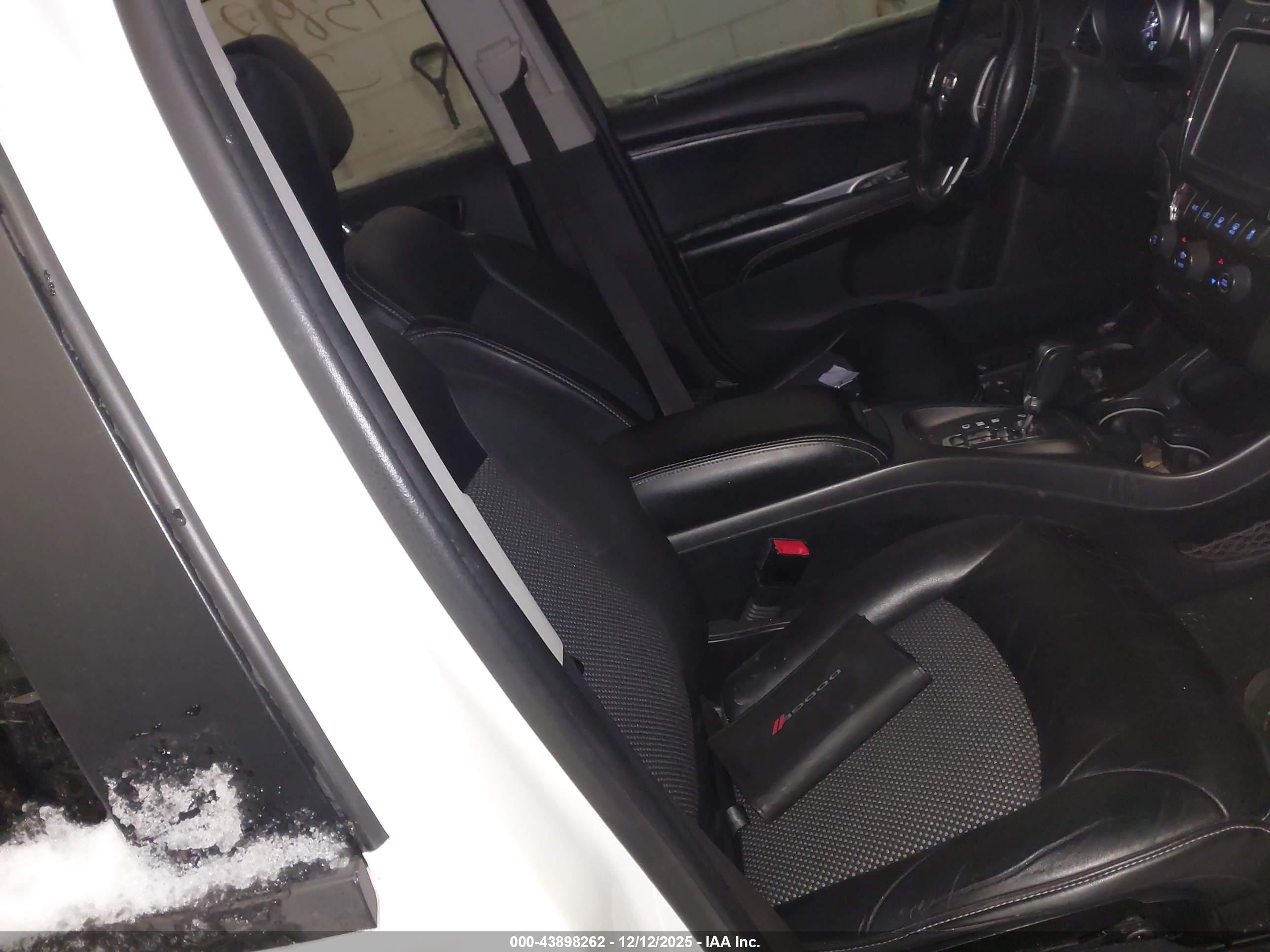 DODGE JOURNEY image 5