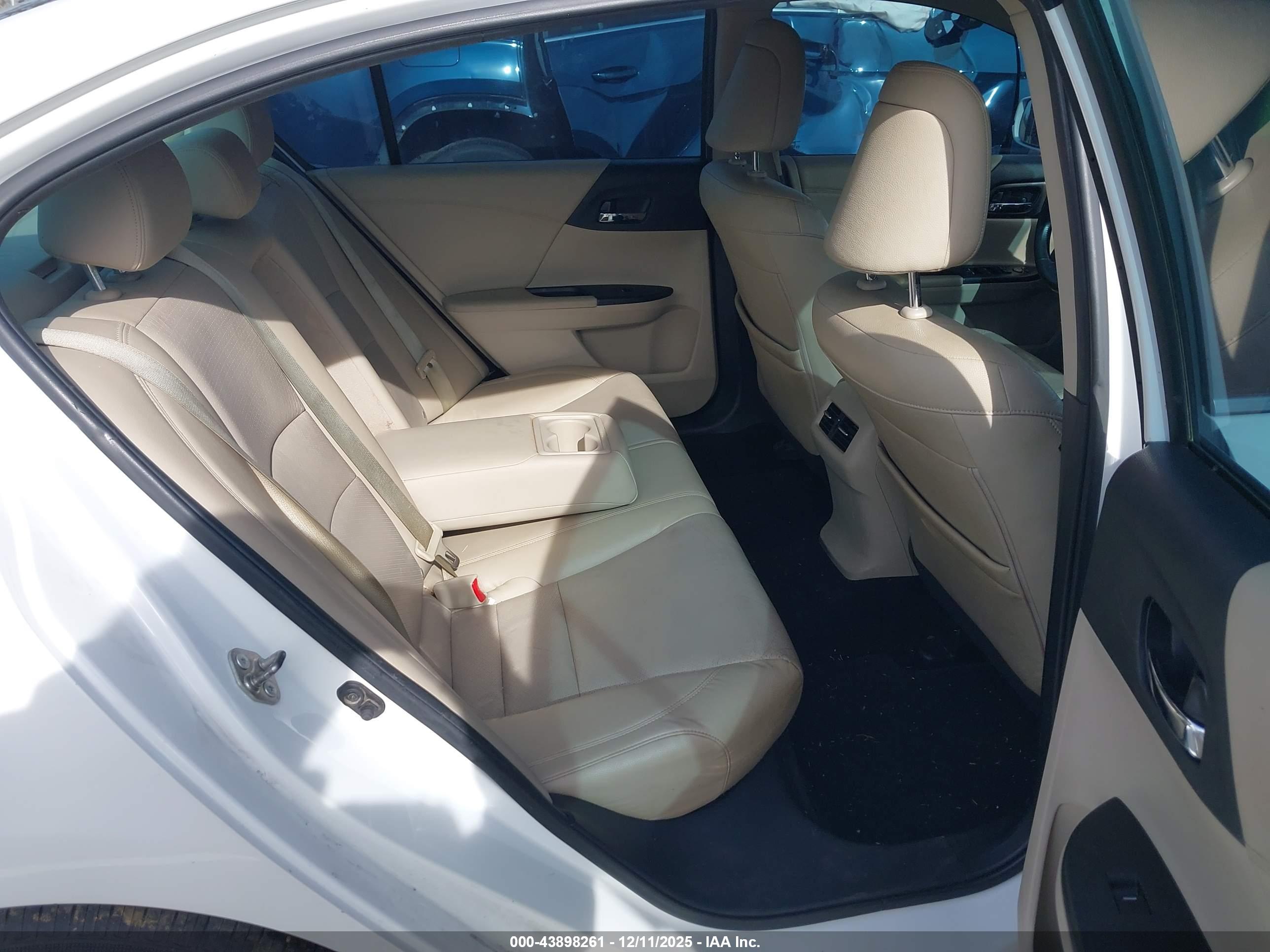 HONDA ACCORD image 8