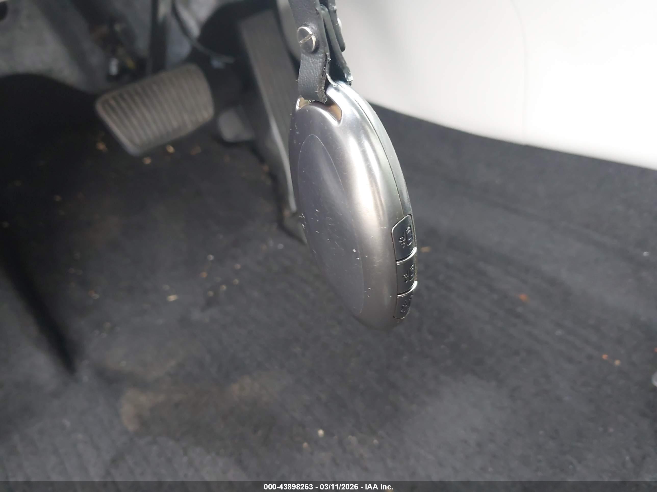 HYUNDAI TUCSON image 11