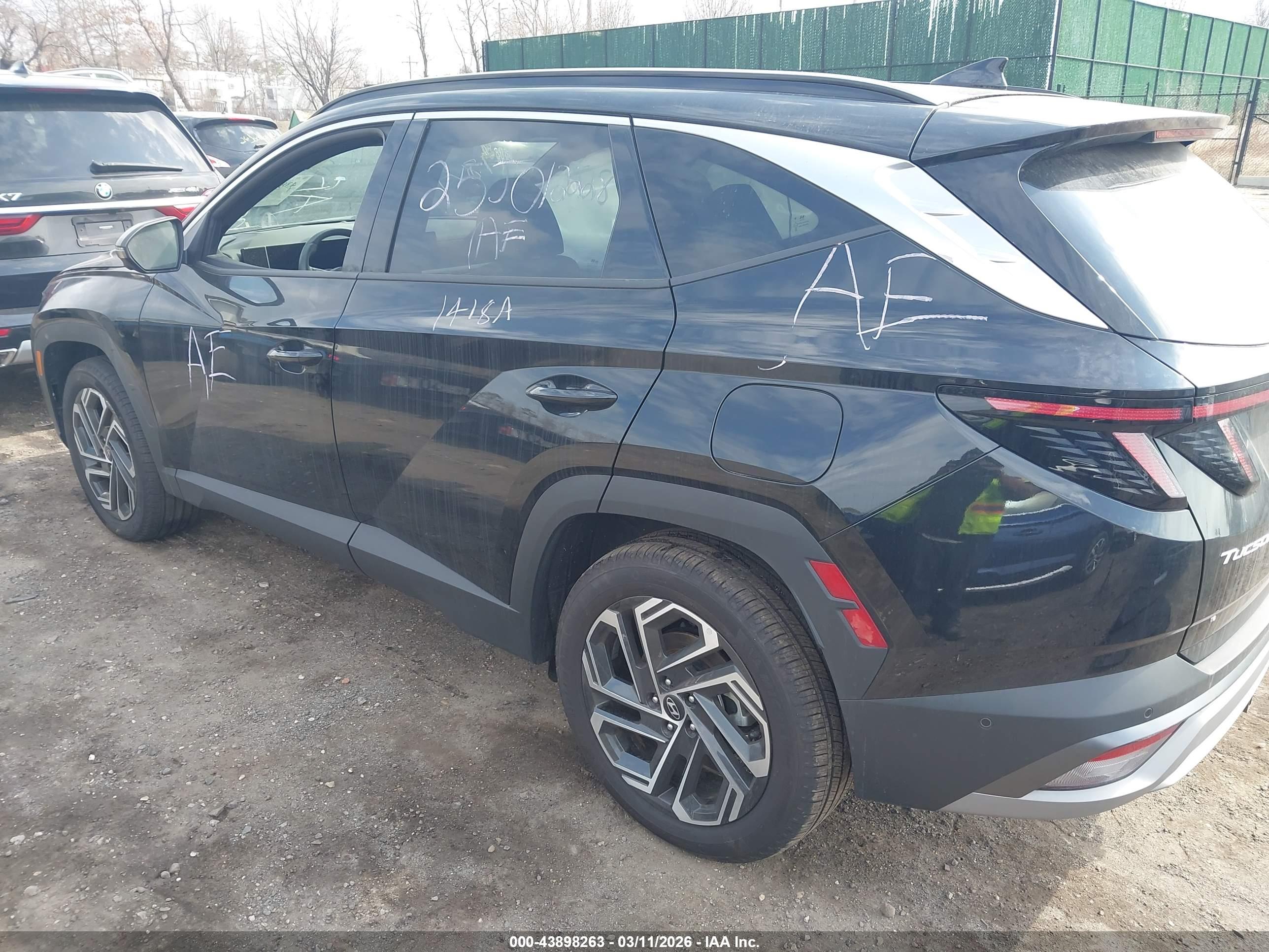 HYUNDAI TUCSON image 3