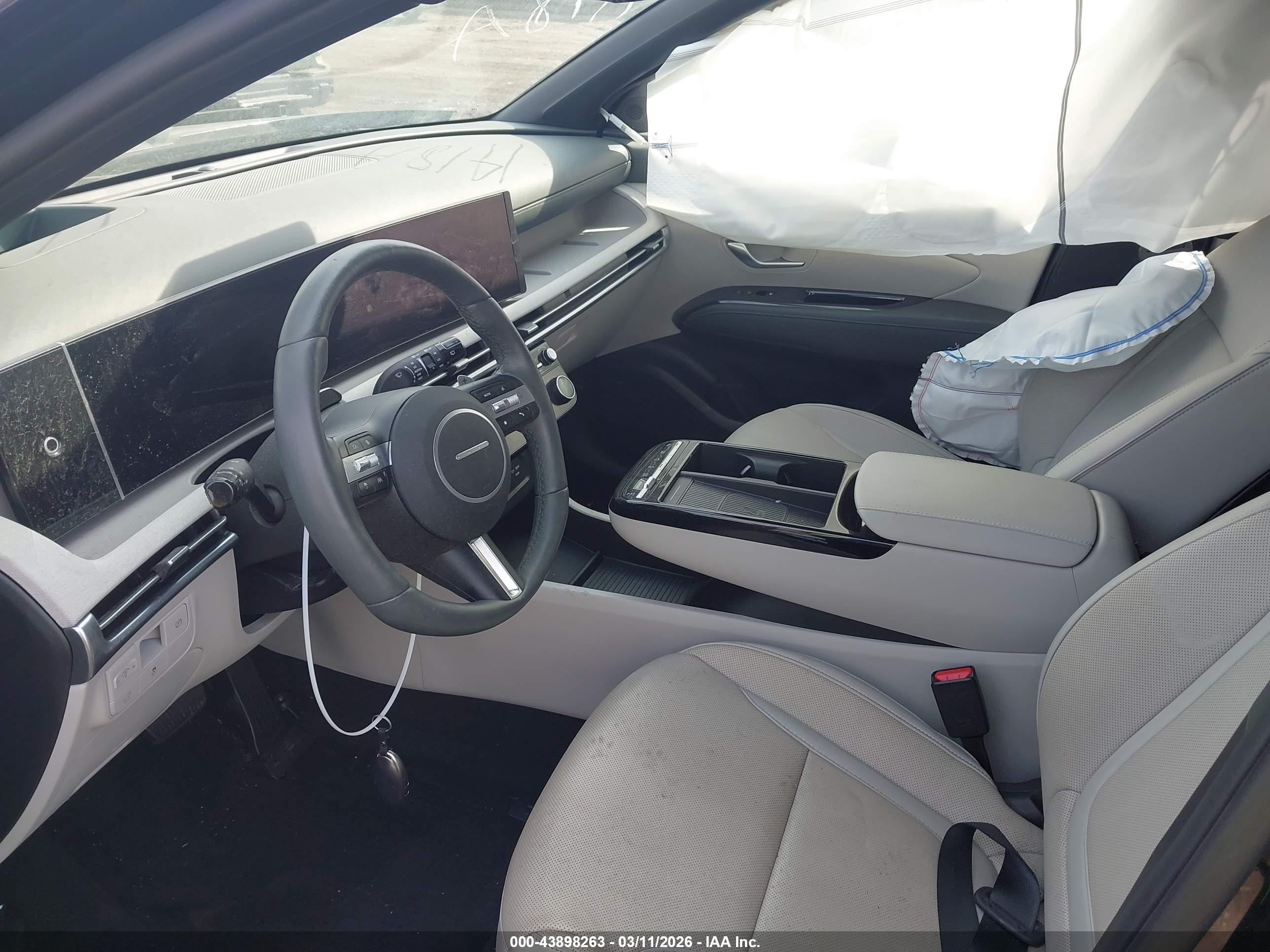 HYUNDAI TUCSON image 5