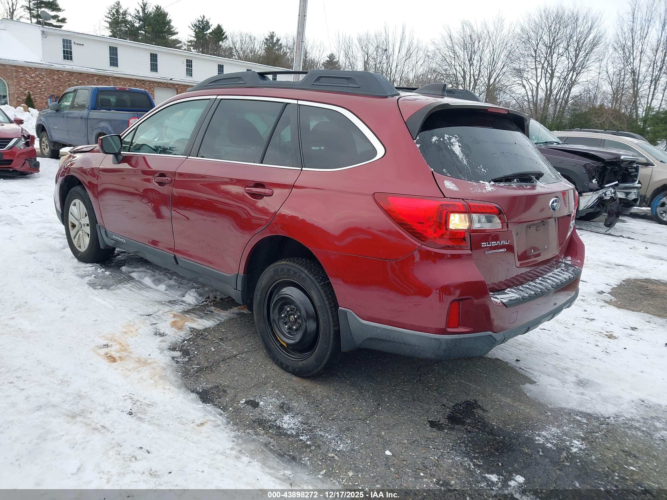 SUBARU OUTBACK image 3