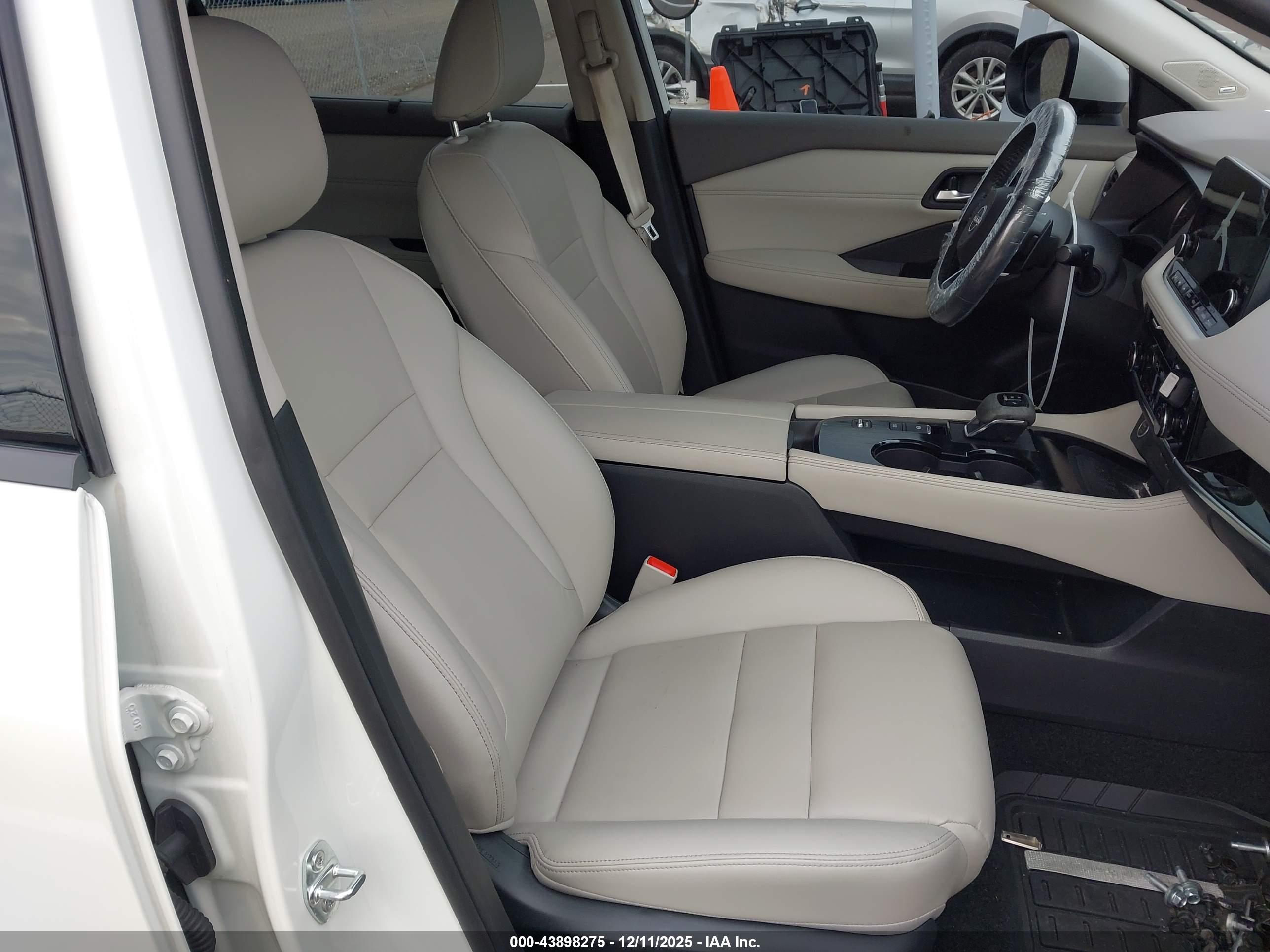 NISSAN ROGUE image 5