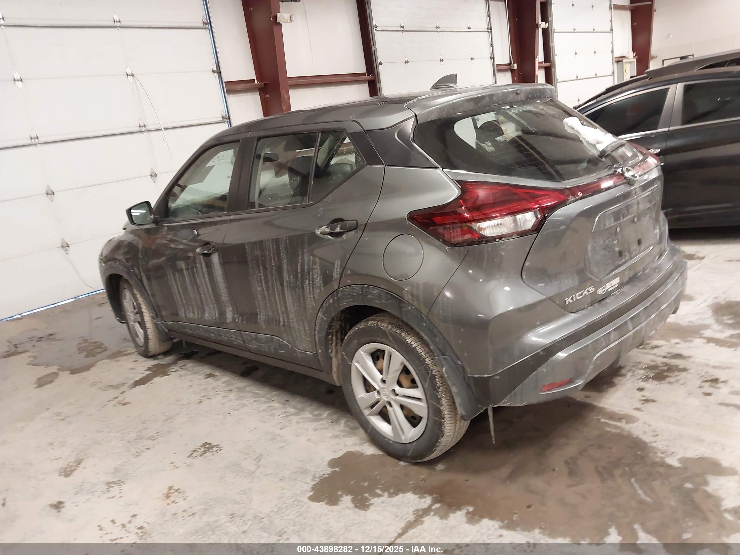 NISSAN KICKS image 3