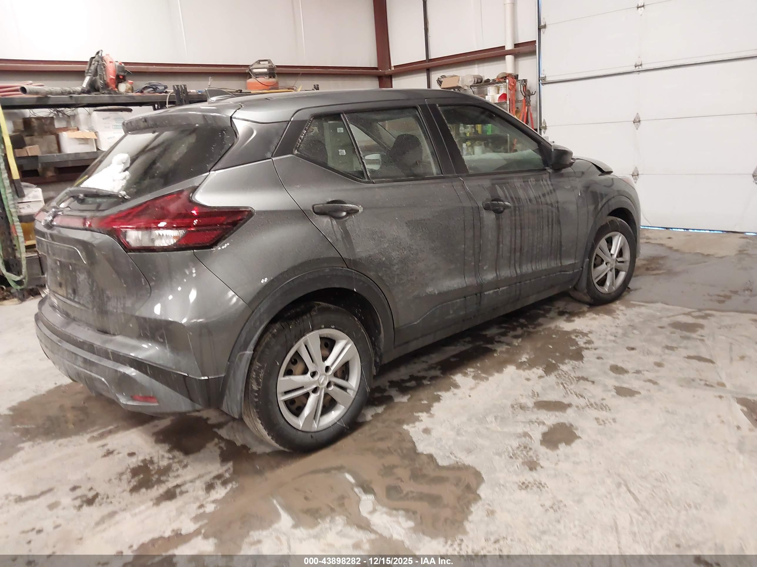 NISSAN KICKS image 4