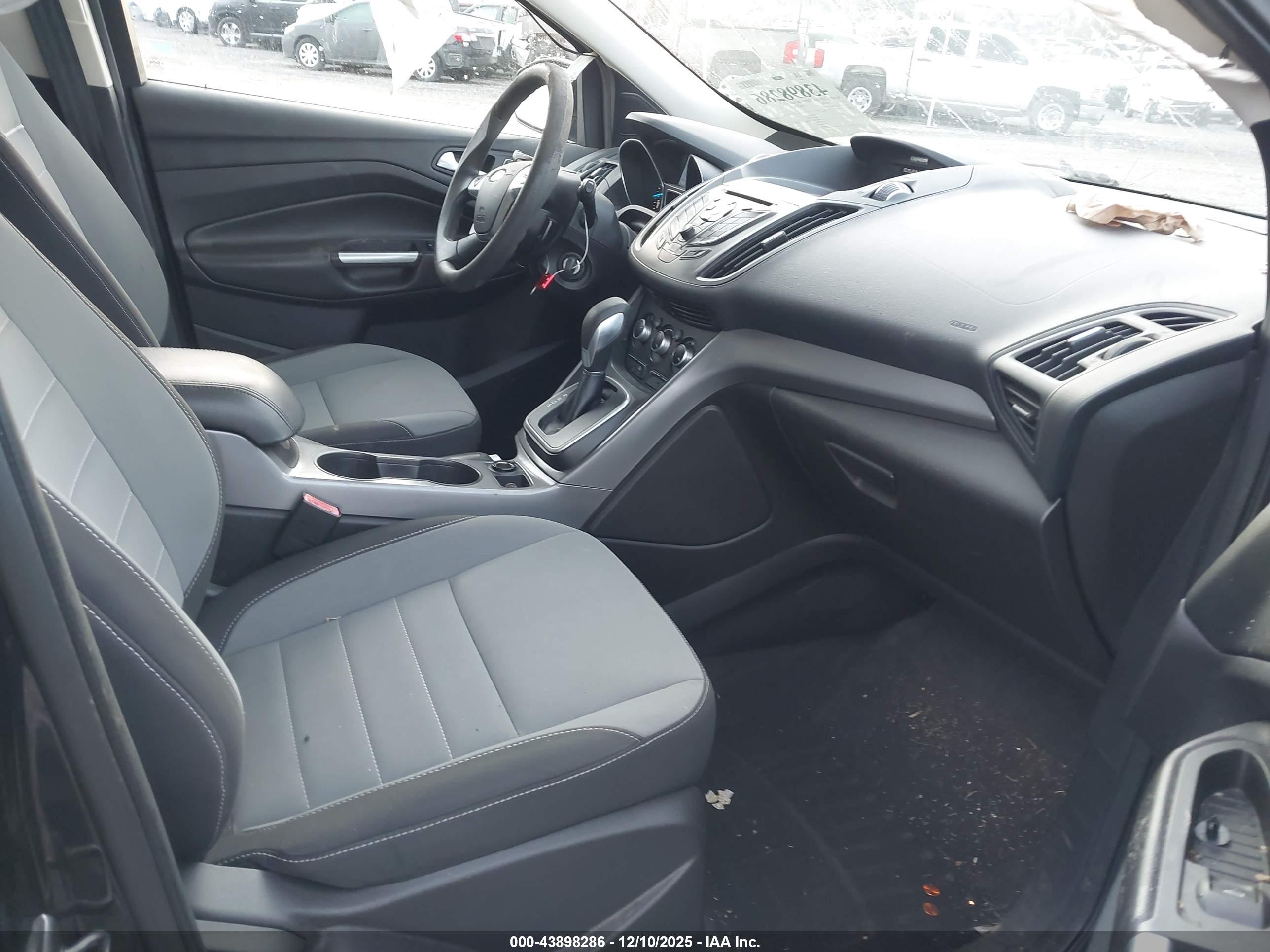 FORD ESCAPE image 5