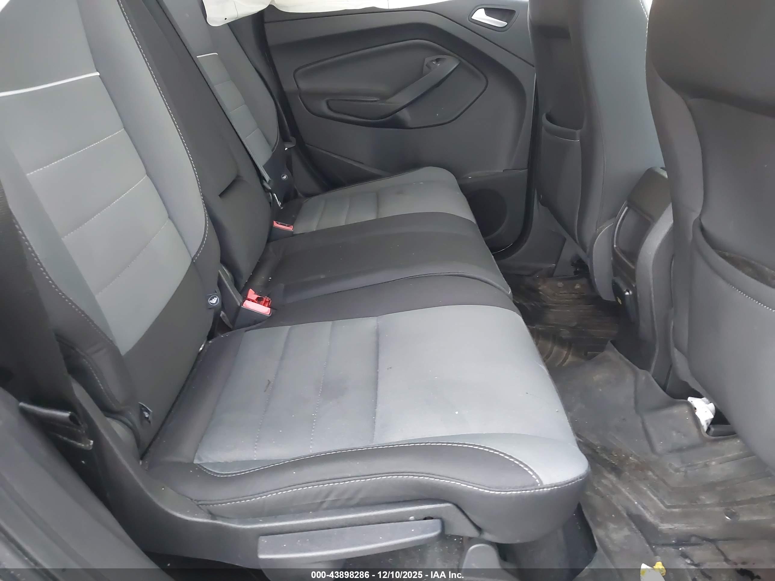 FORD ESCAPE image 8