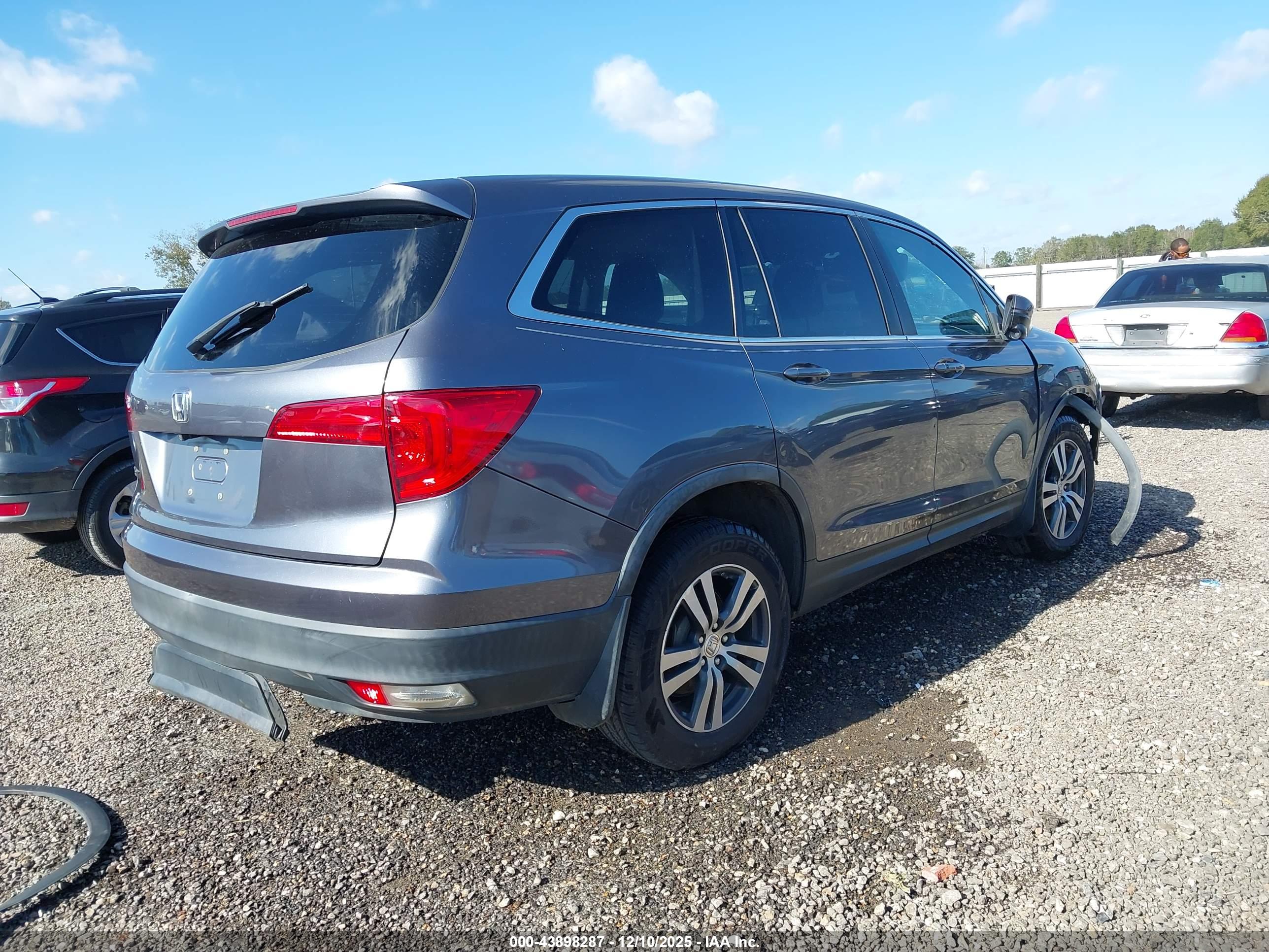 HONDA PILOT image 4