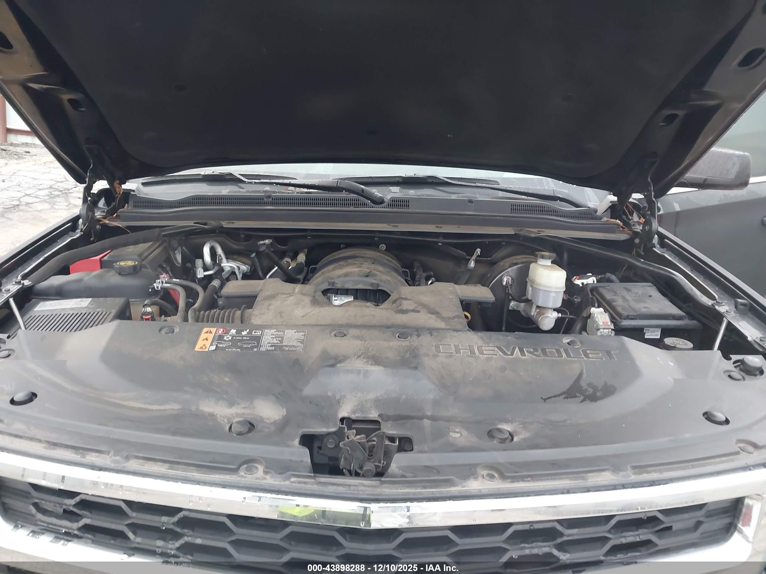 CHEVROLET TAHOE image 10
