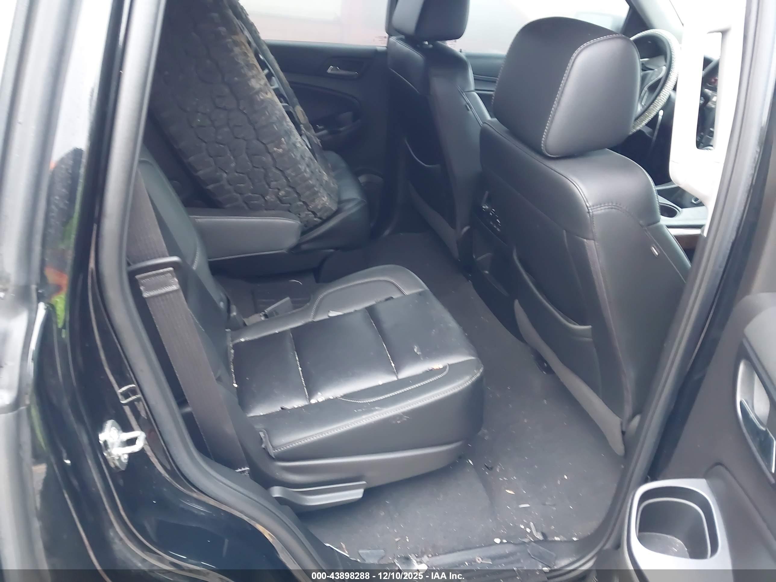 CHEVROLET TAHOE image 8