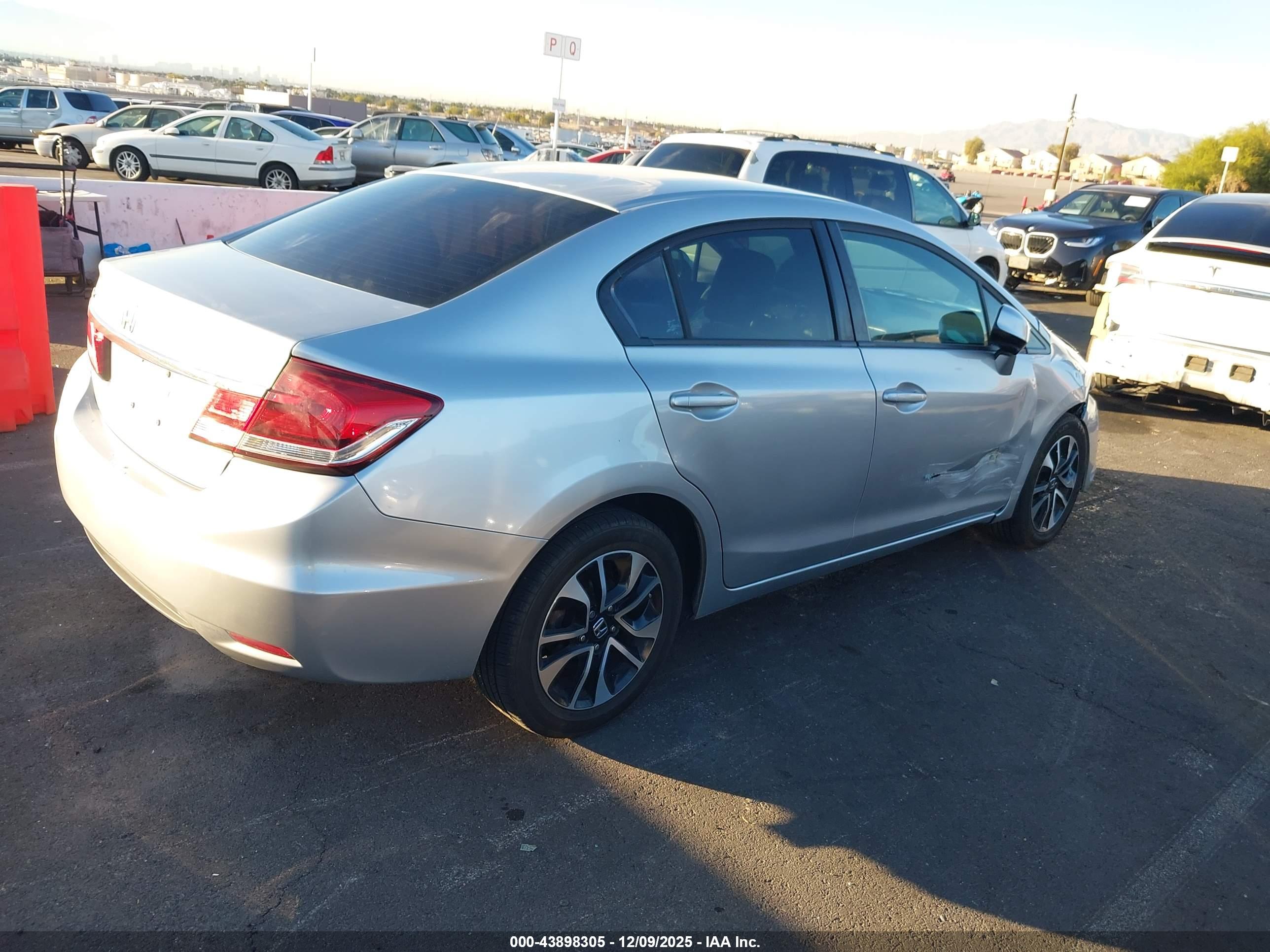 HONDA CIVIC image 4