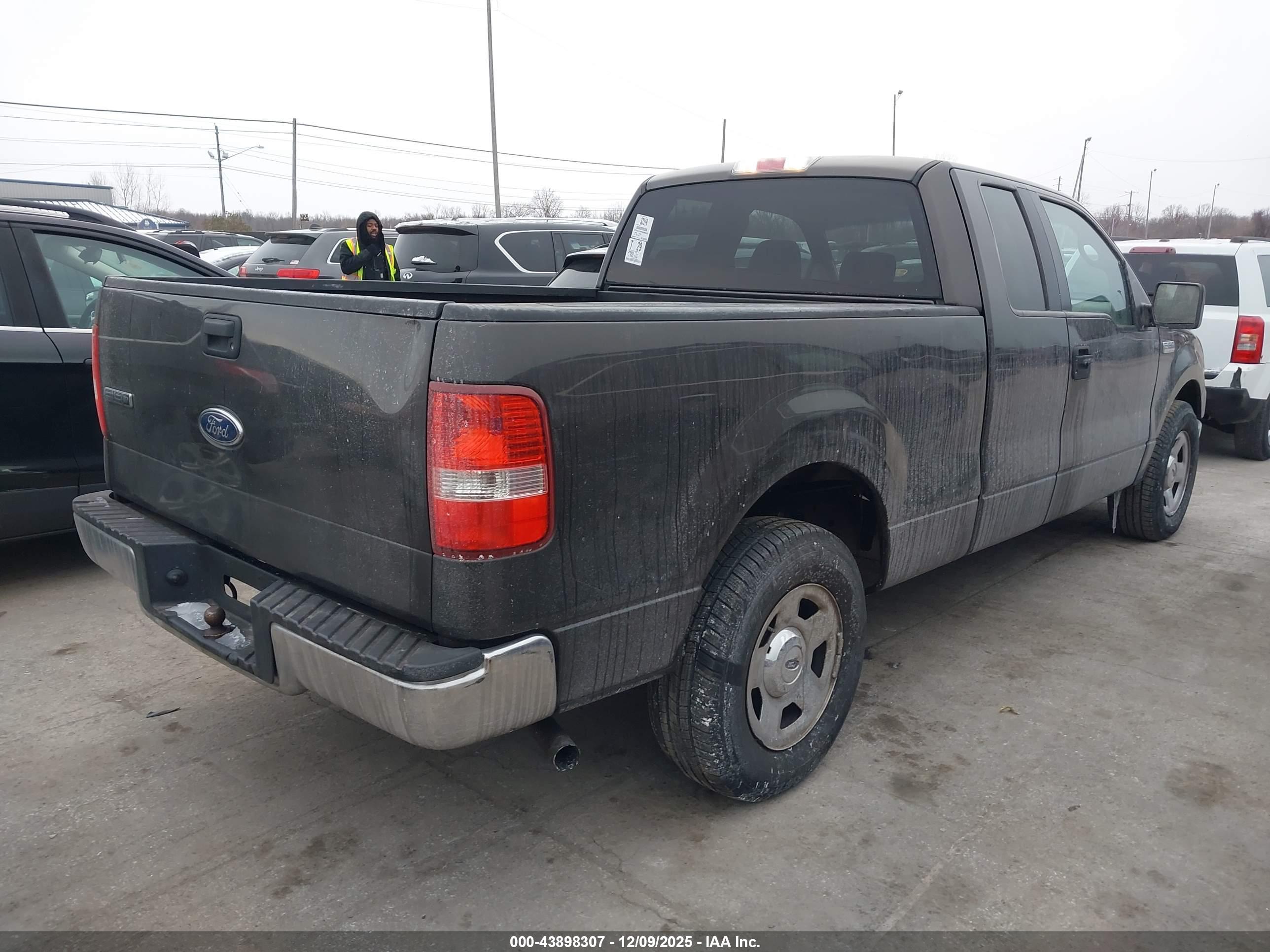 FORD F-150 image 4