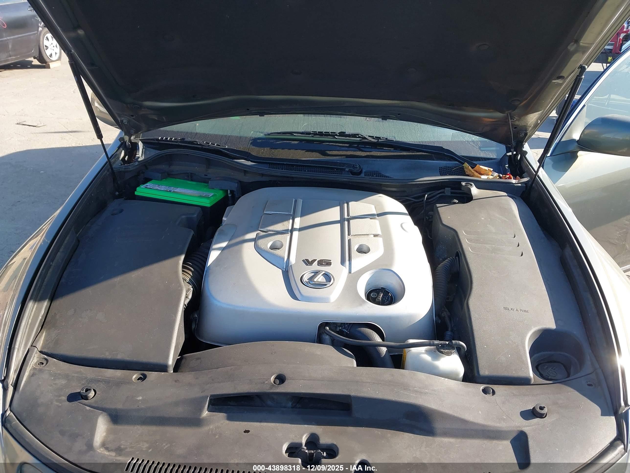 LEXUS GS image 10