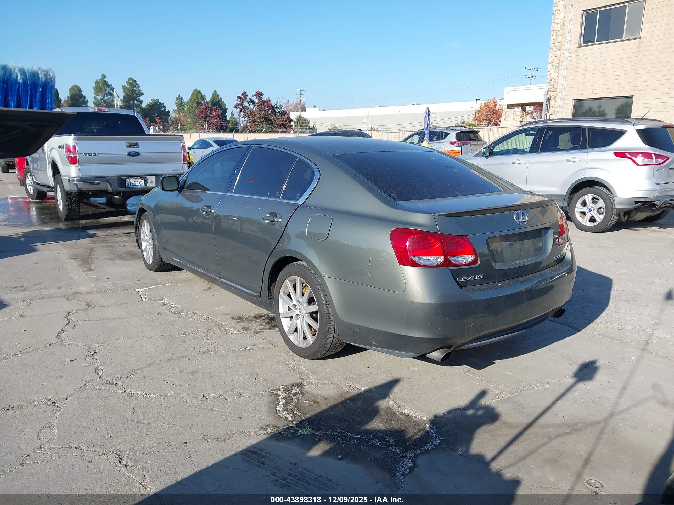 LEXUS GS image 3