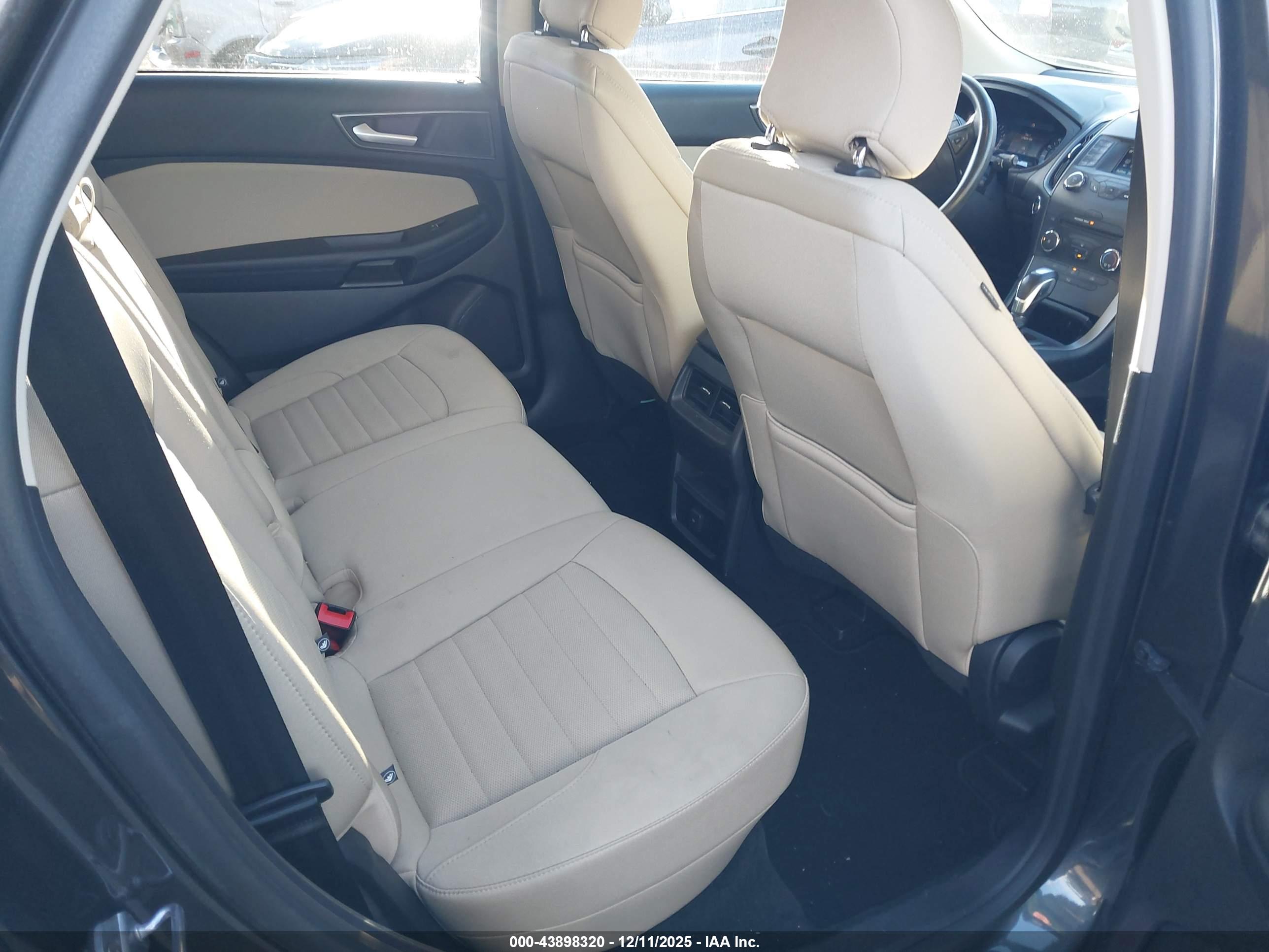 FORD EDGE image 8