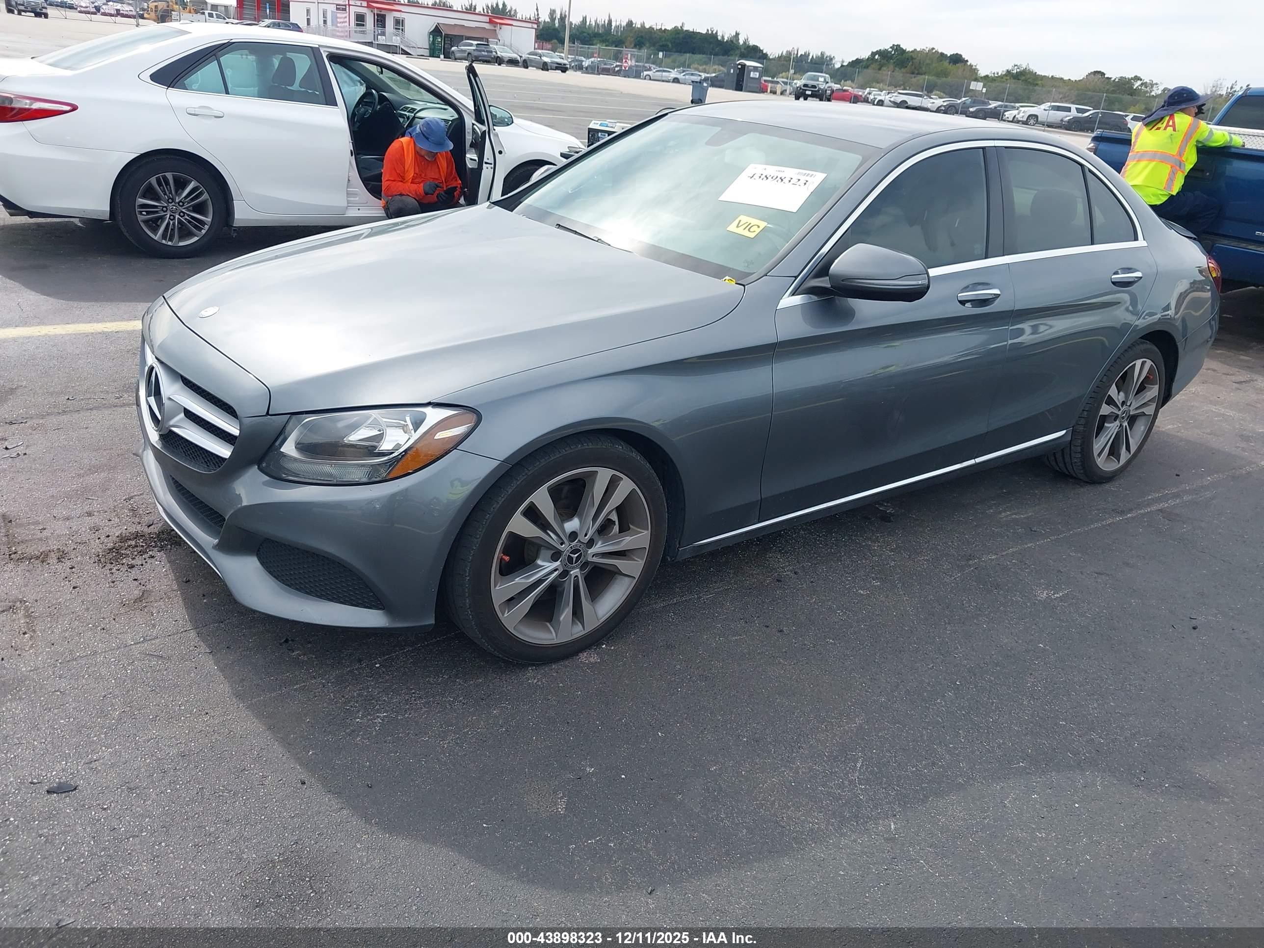 MERCEDES-BENZ C image 2