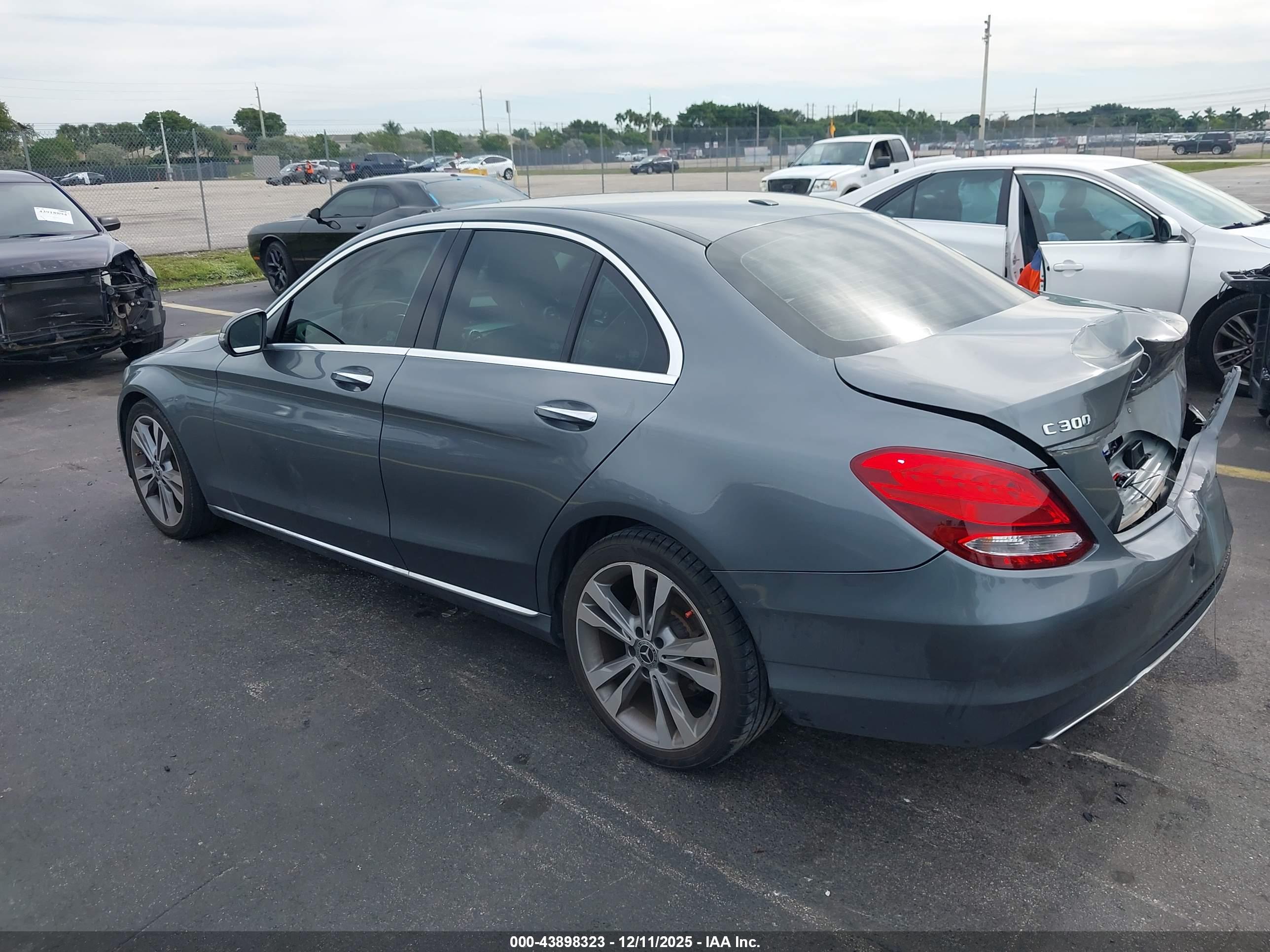 MERCEDES-BENZ C image 3
