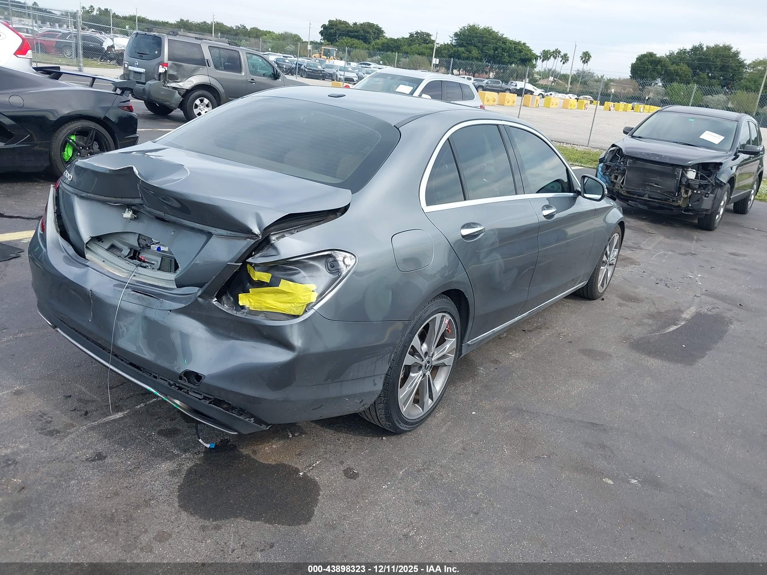 MERCEDES-BENZ C image 4