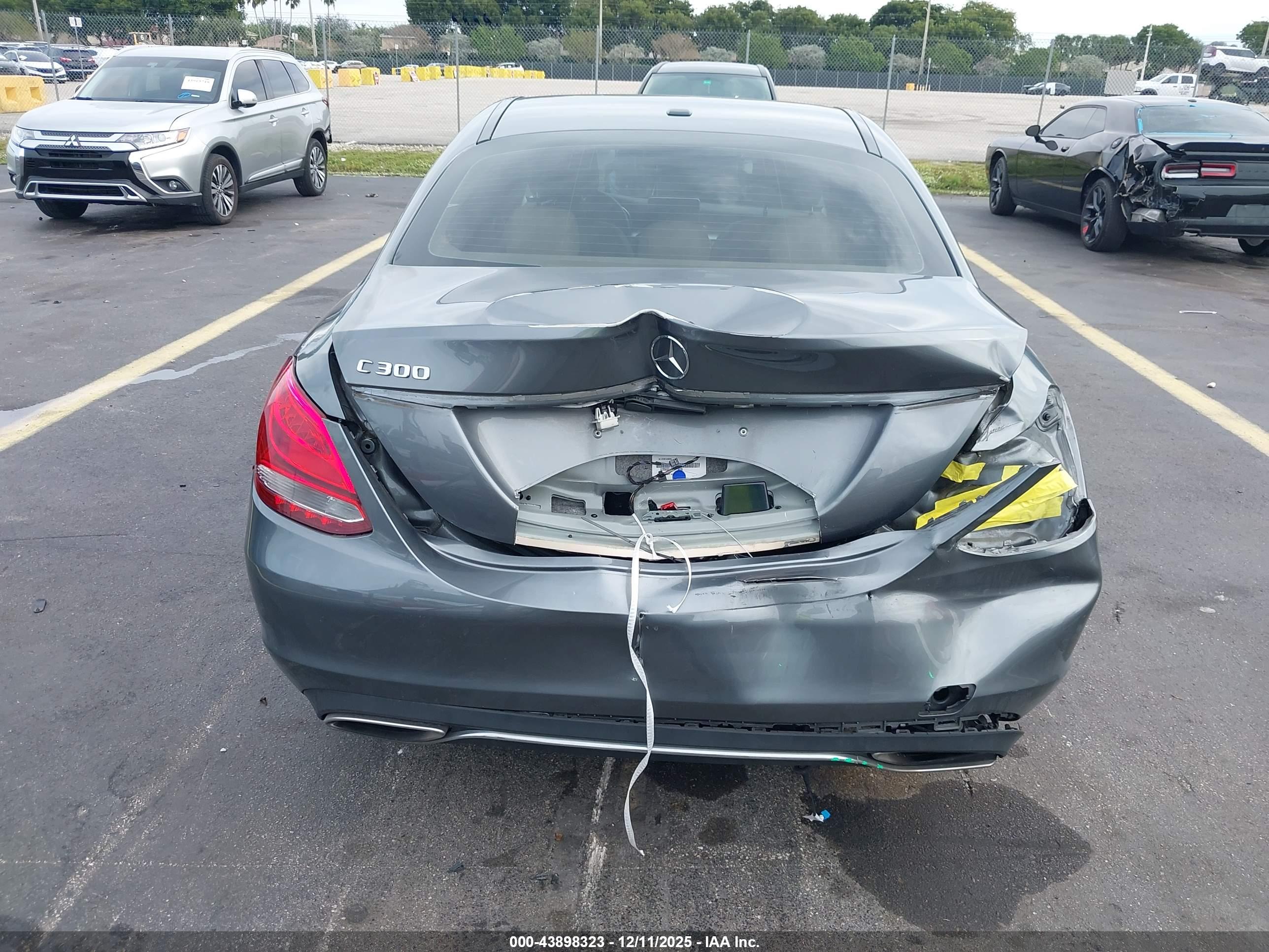 MERCEDES-BENZ C image 6