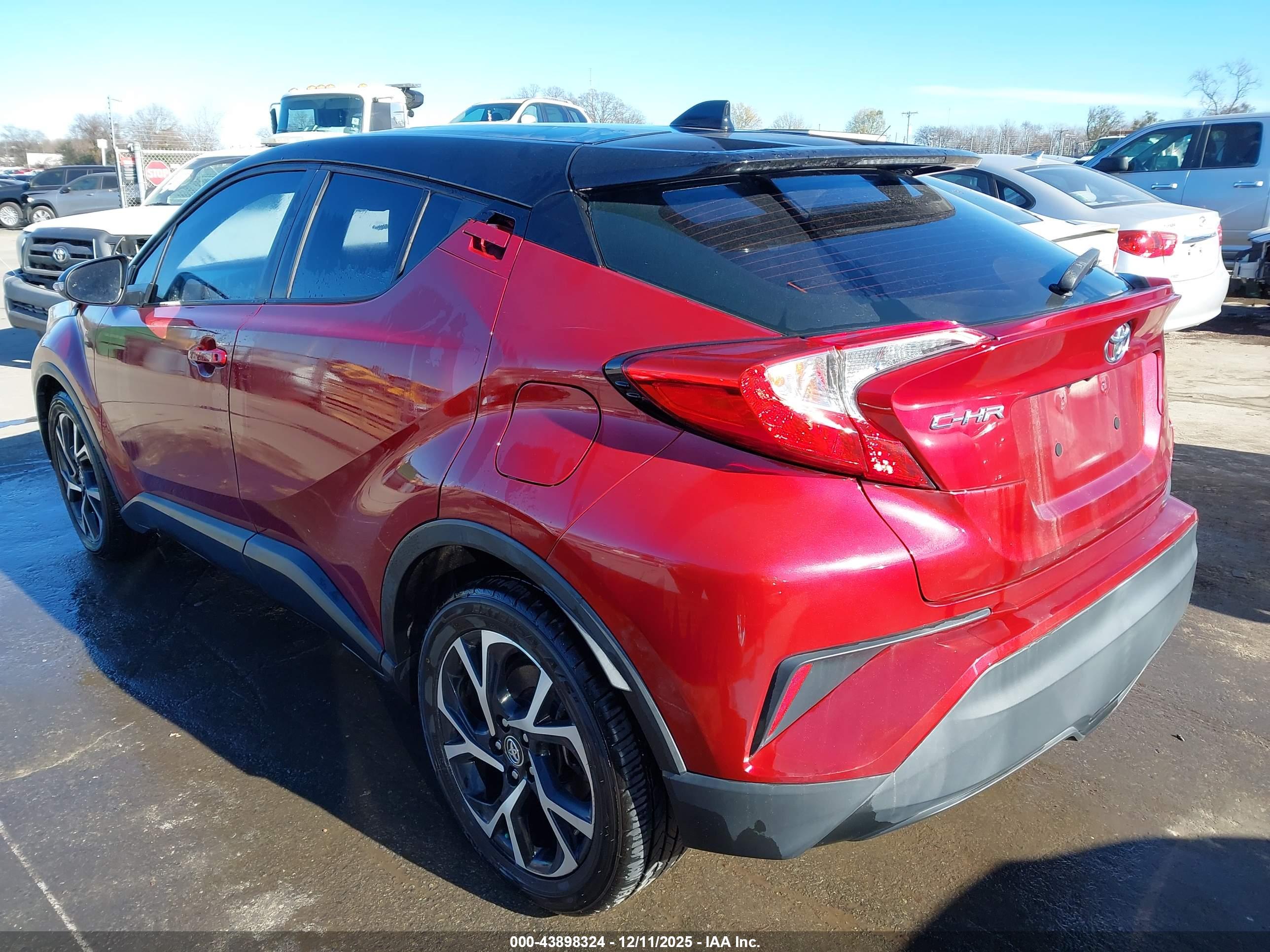 TOYOTA C-HR image 3