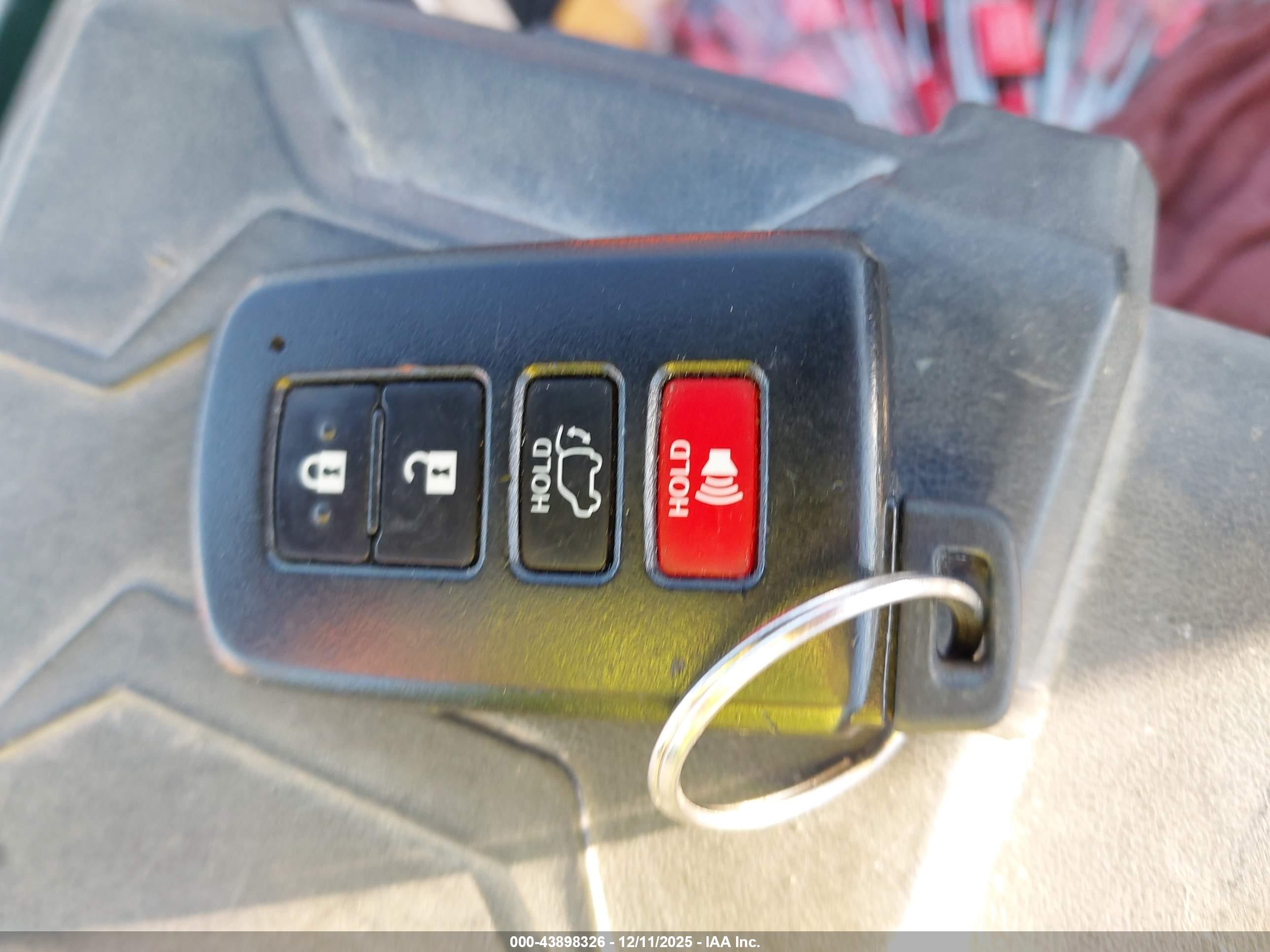 TOYOTA RAV4 image 11