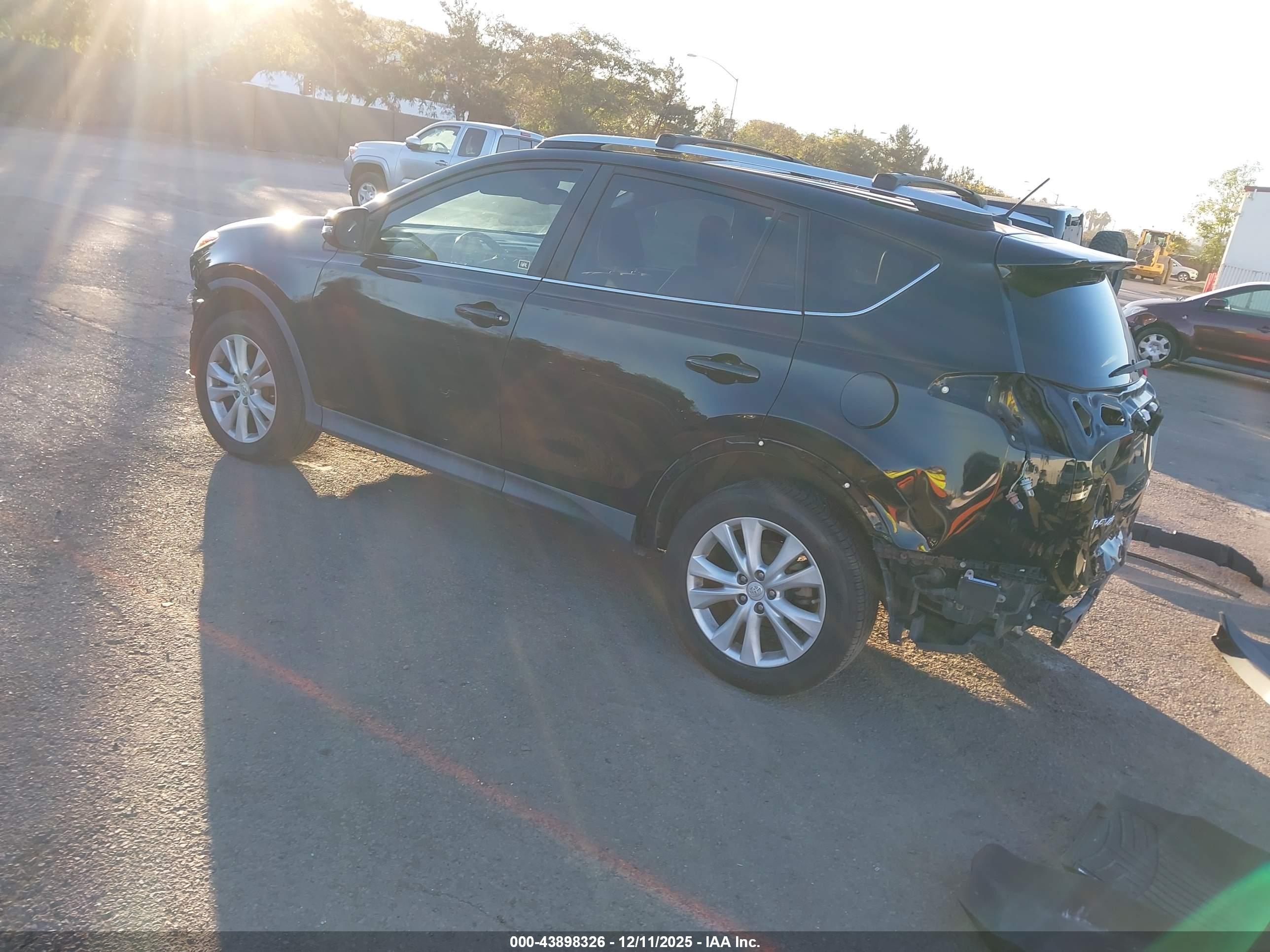 TOYOTA RAV4 image 3