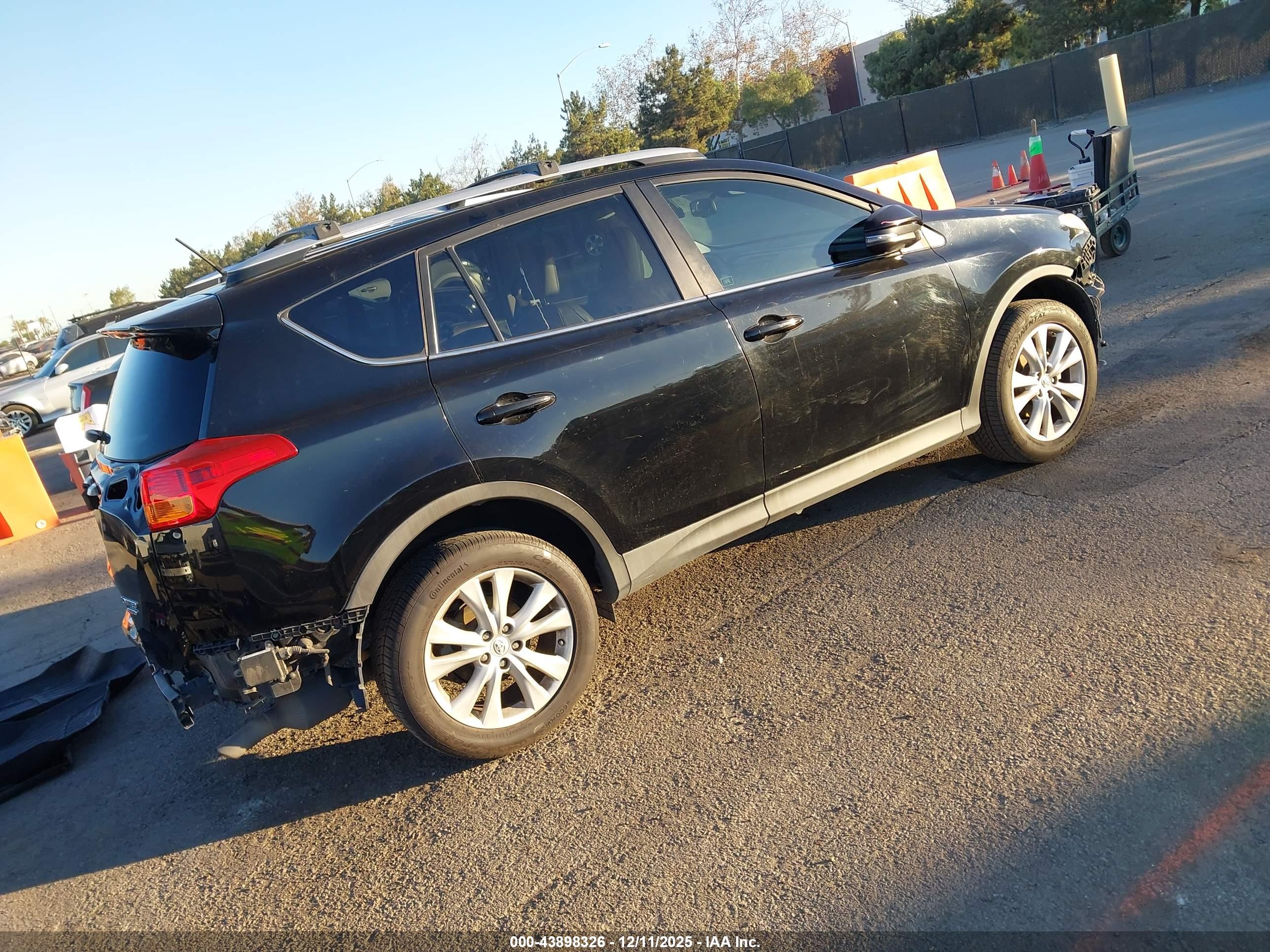 TOYOTA RAV4 image 4