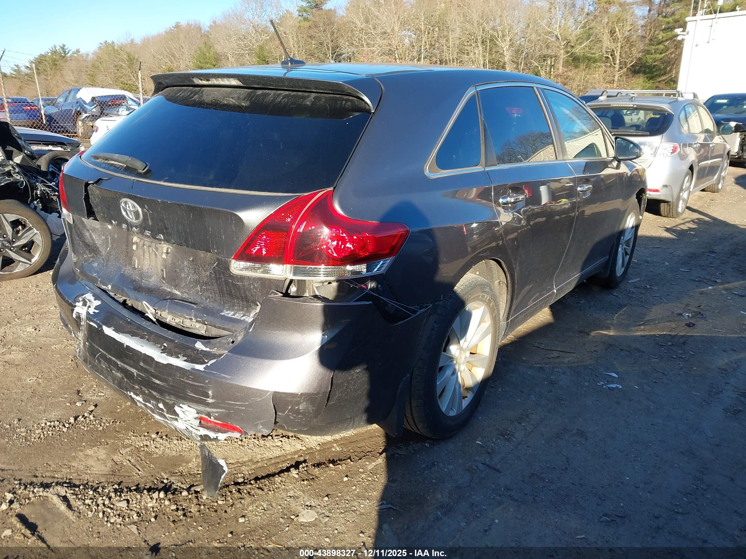 TOYOTA VENZA image 4