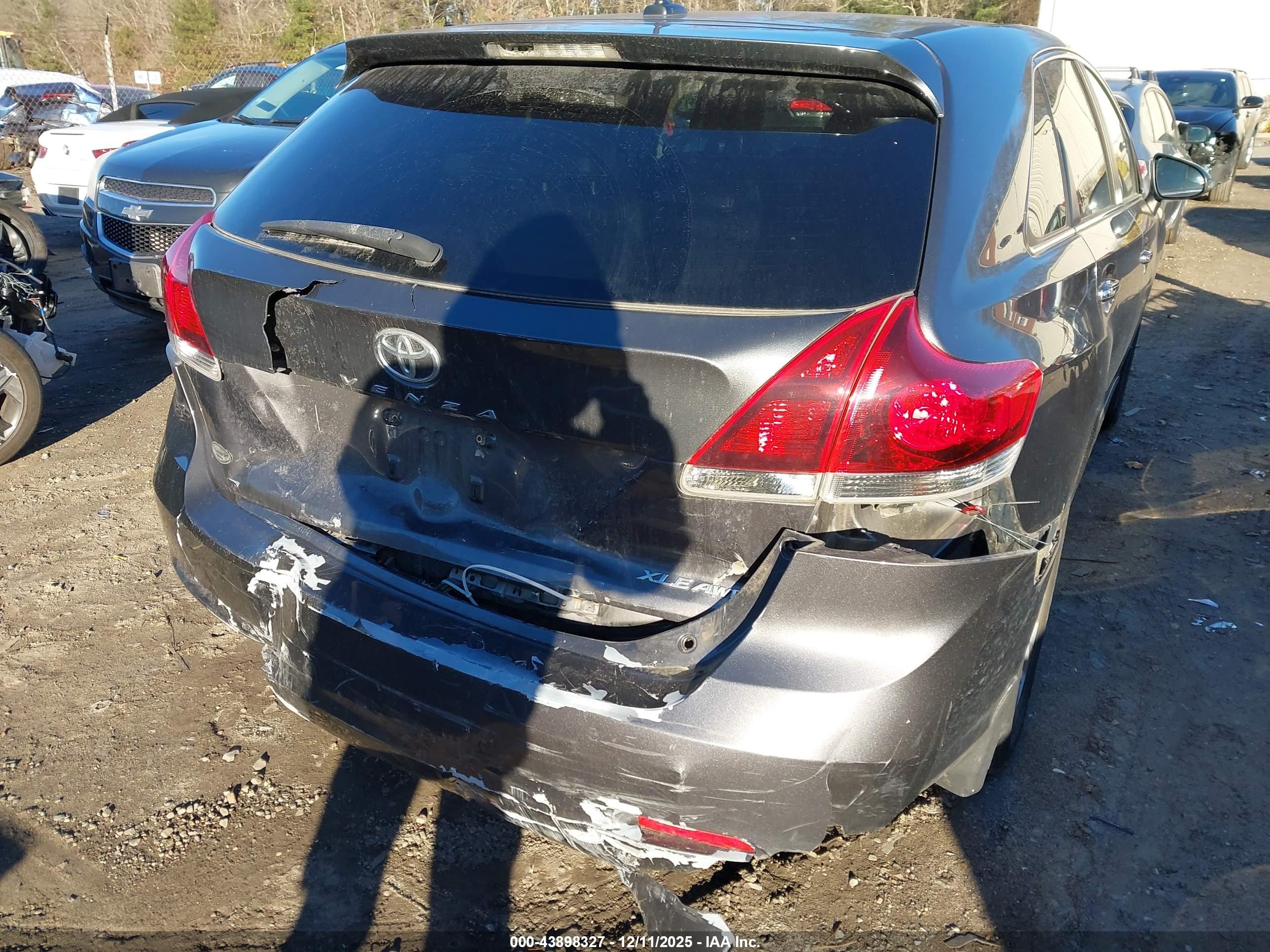 TOYOTA VENZA image 6