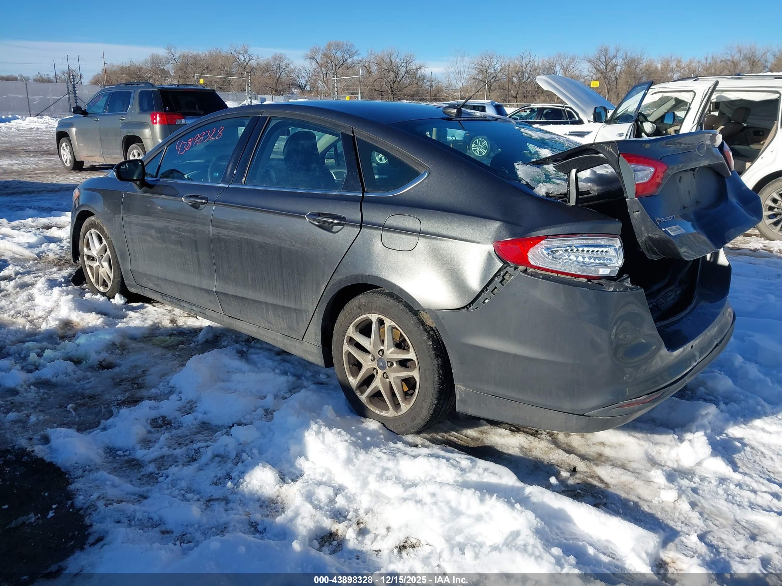 FORD FUSION image 3