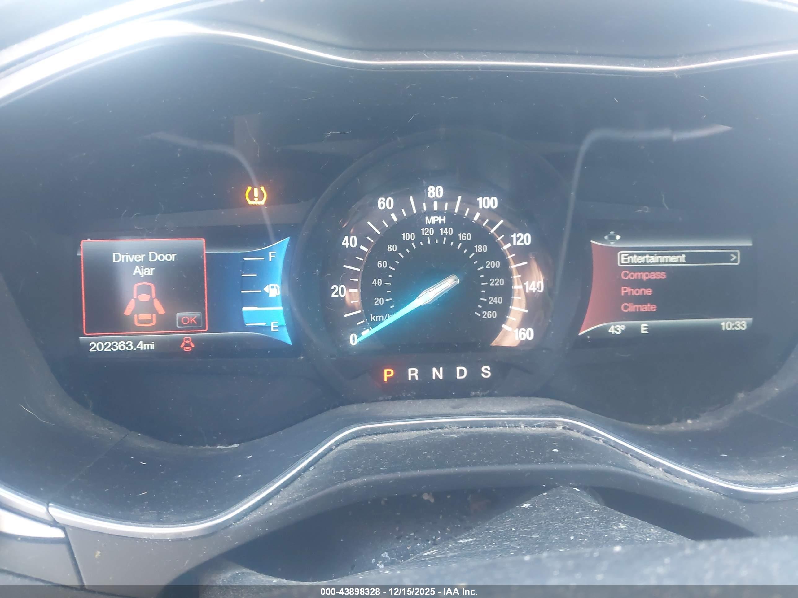 FORD FUSION image 7
