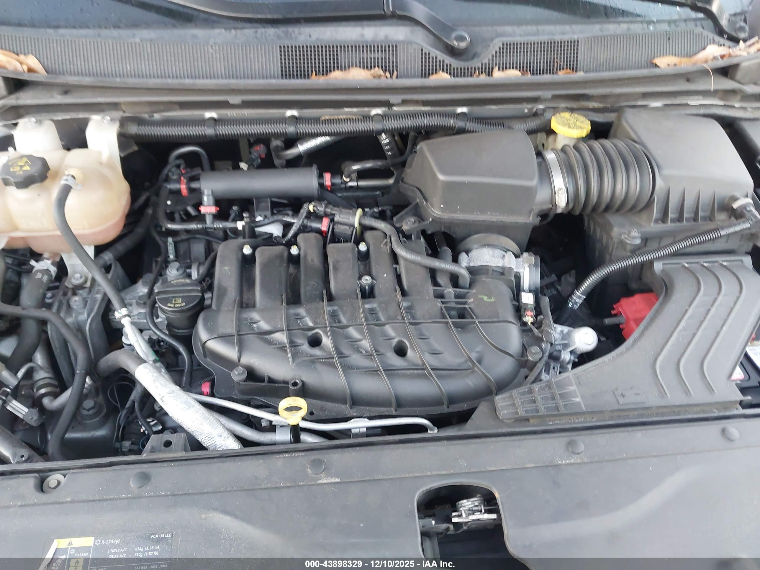 CHRYSLER PACIFICA image 10