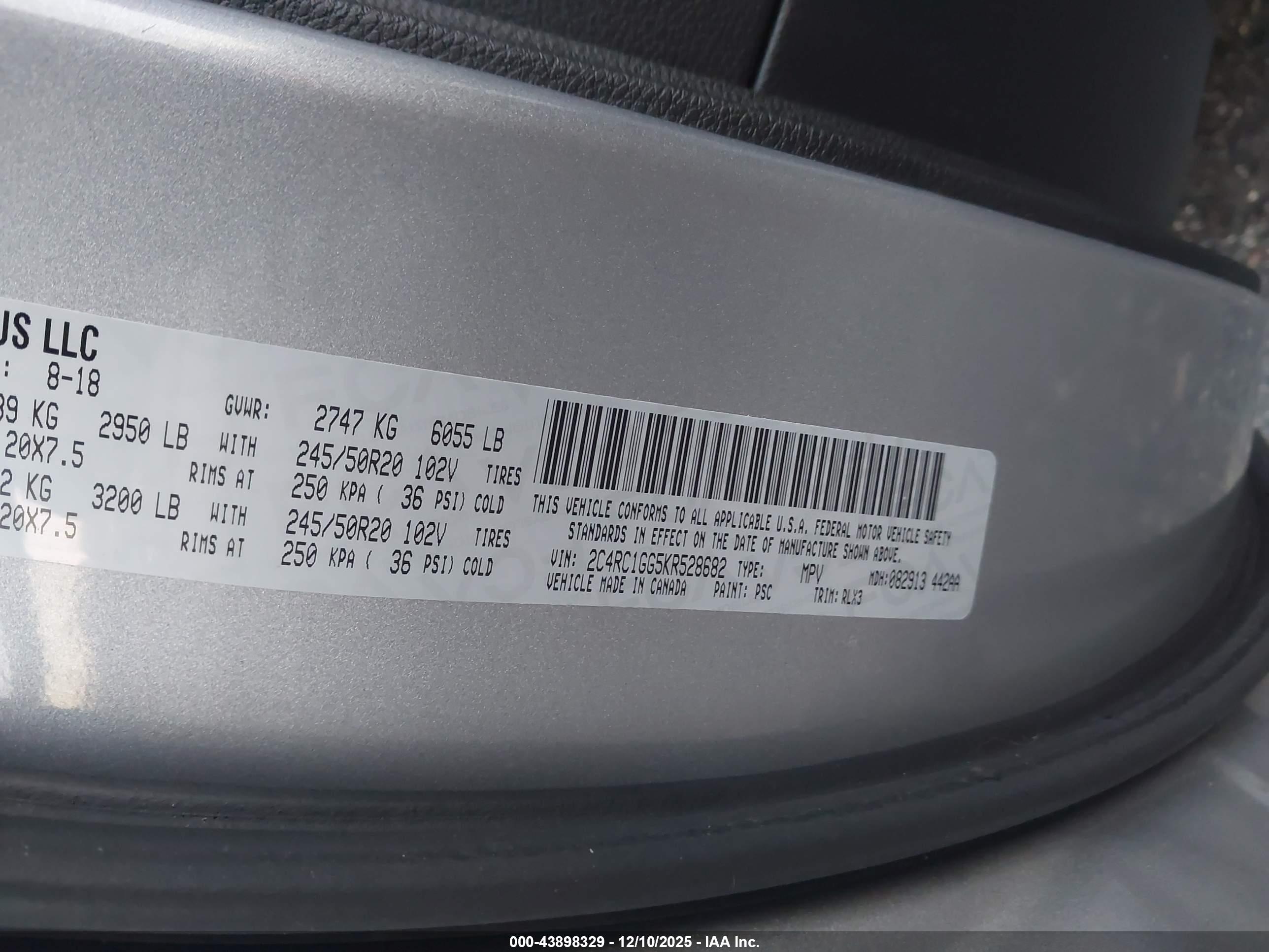 CHRYSLER PACIFICA image 9