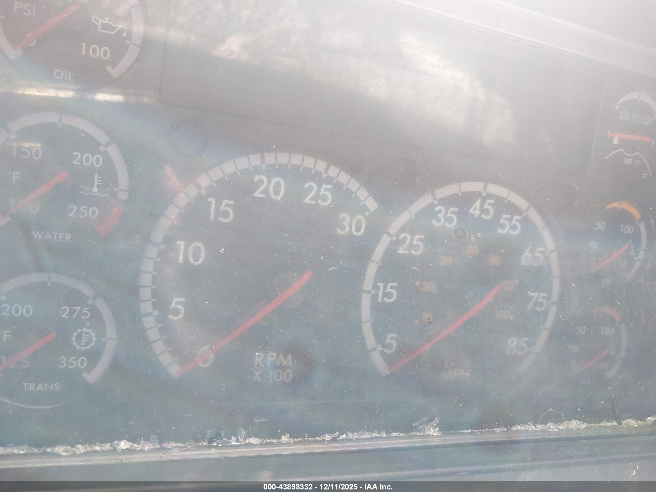 FREIGHTLINER M2 image 6