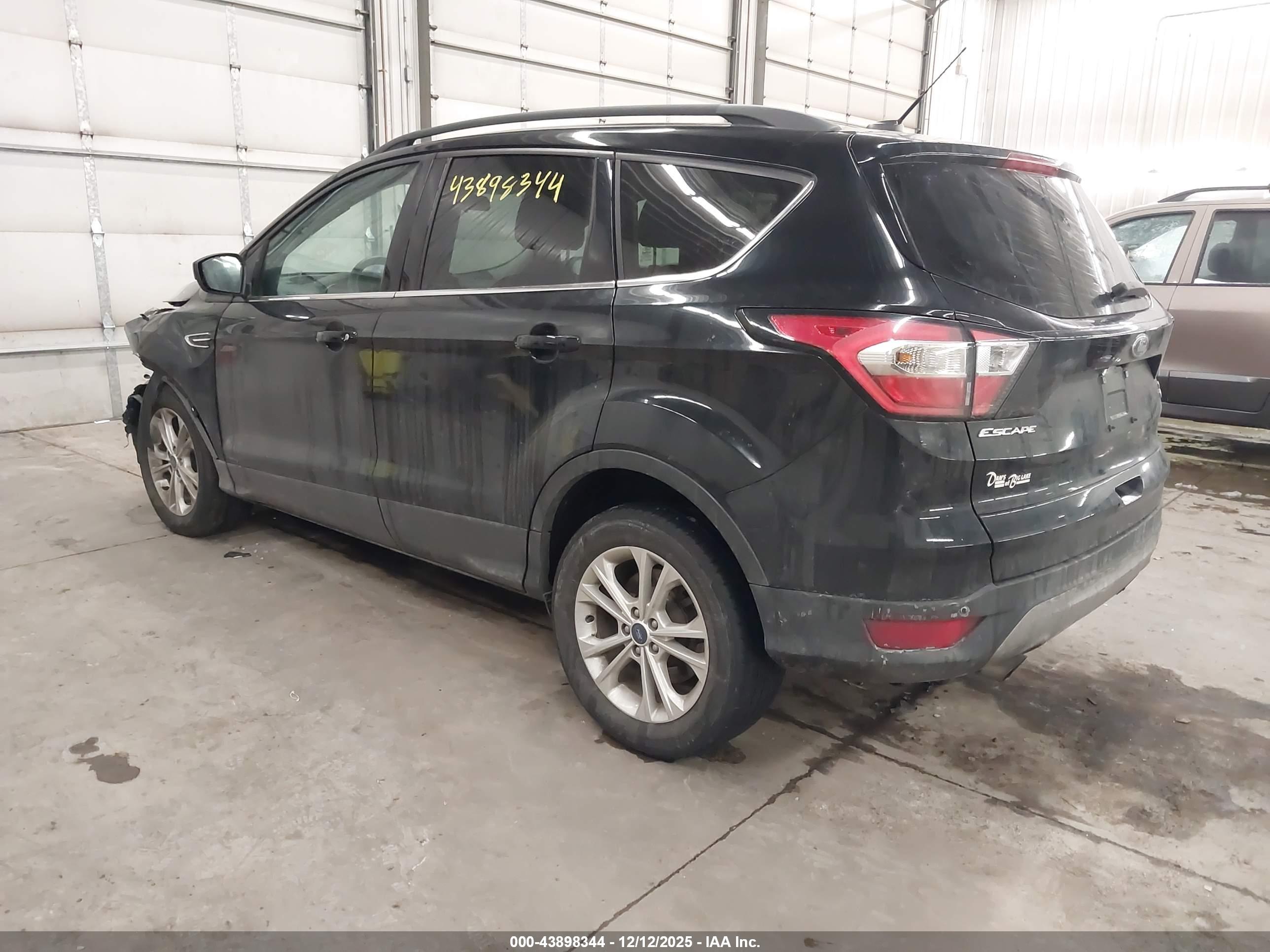 FORD ESCAPE image 3