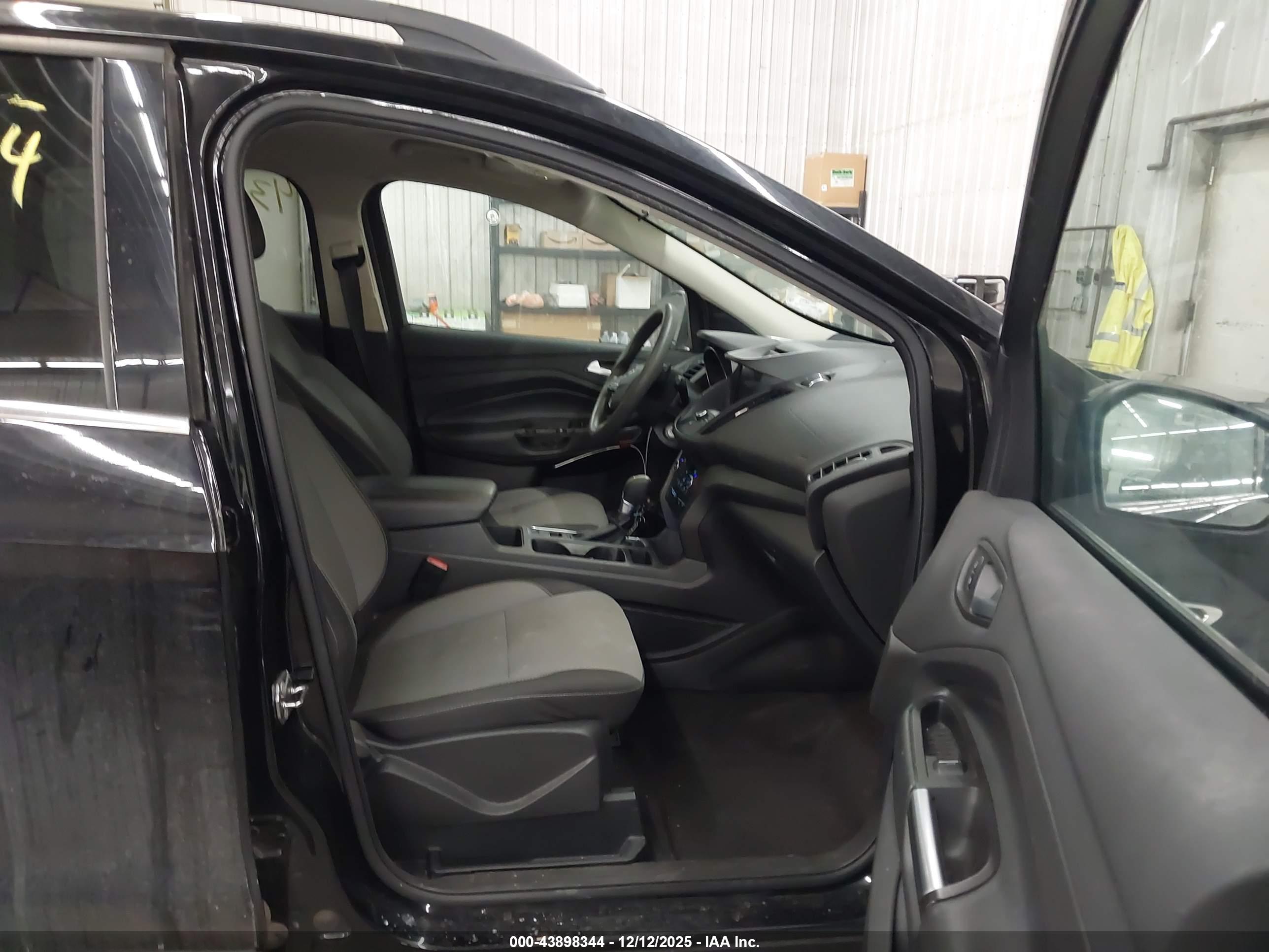 FORD ESCAPE image 5