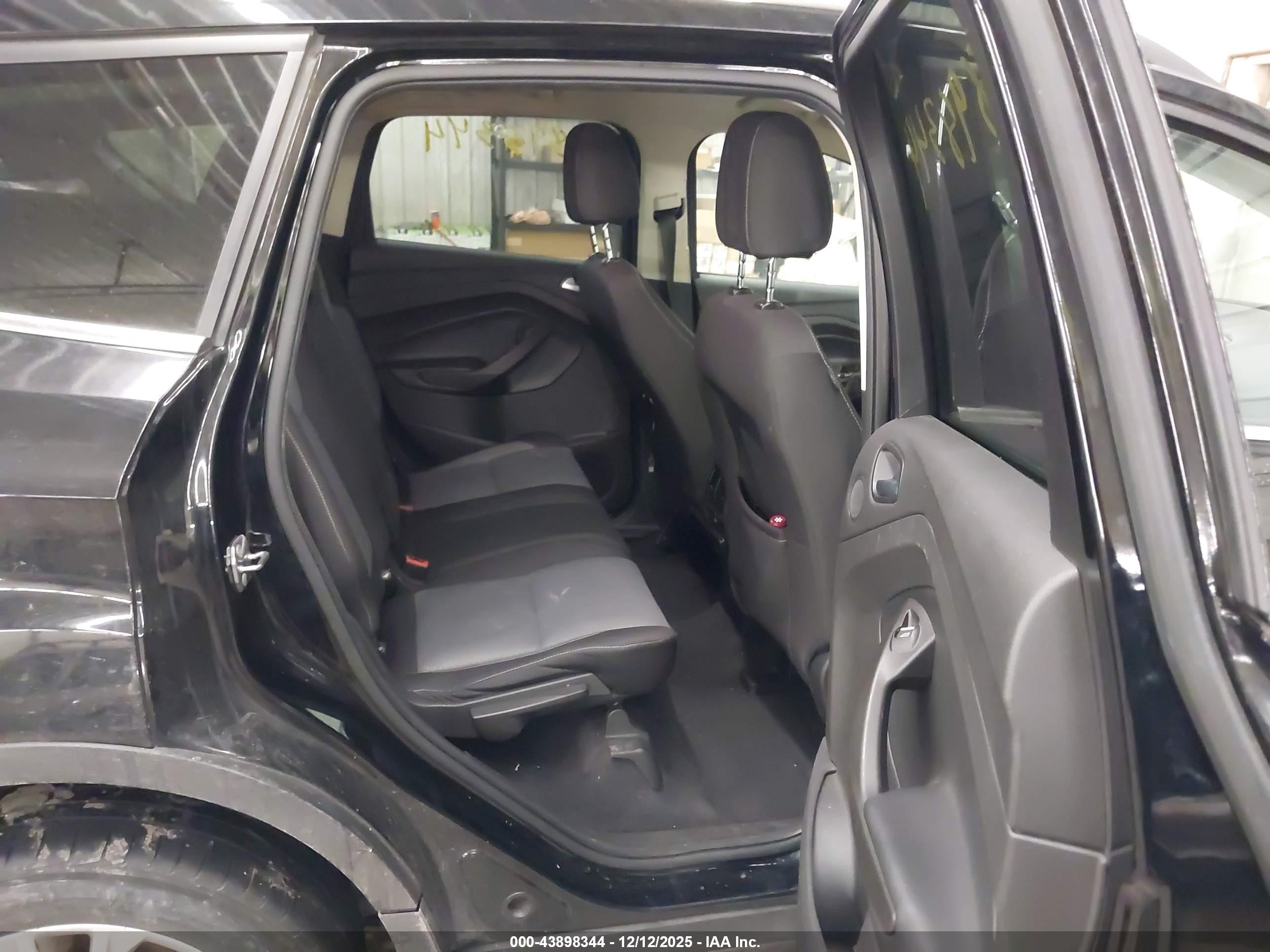 FORD ESCAPE image 8
