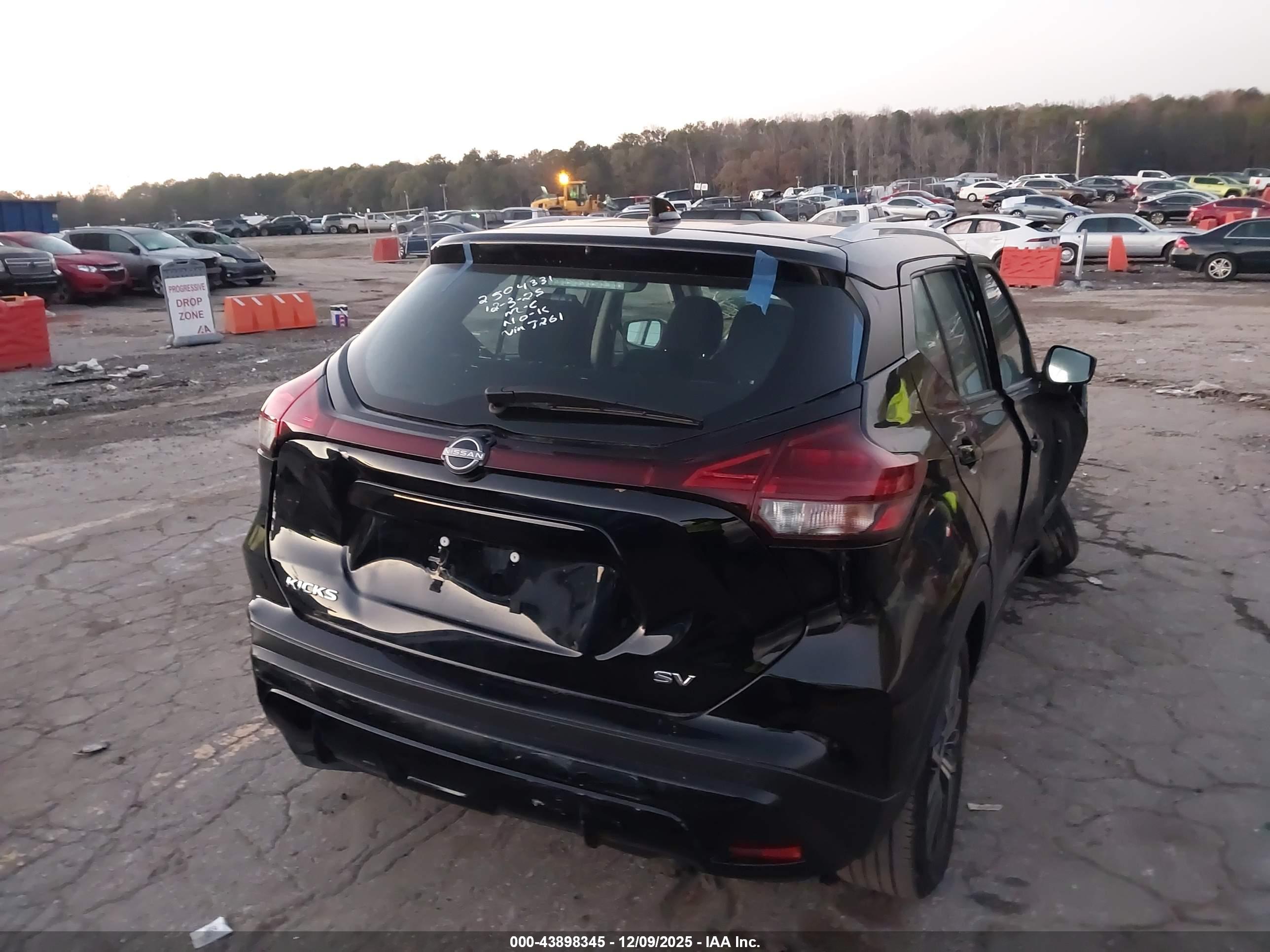 NISSAN KICKS image 4