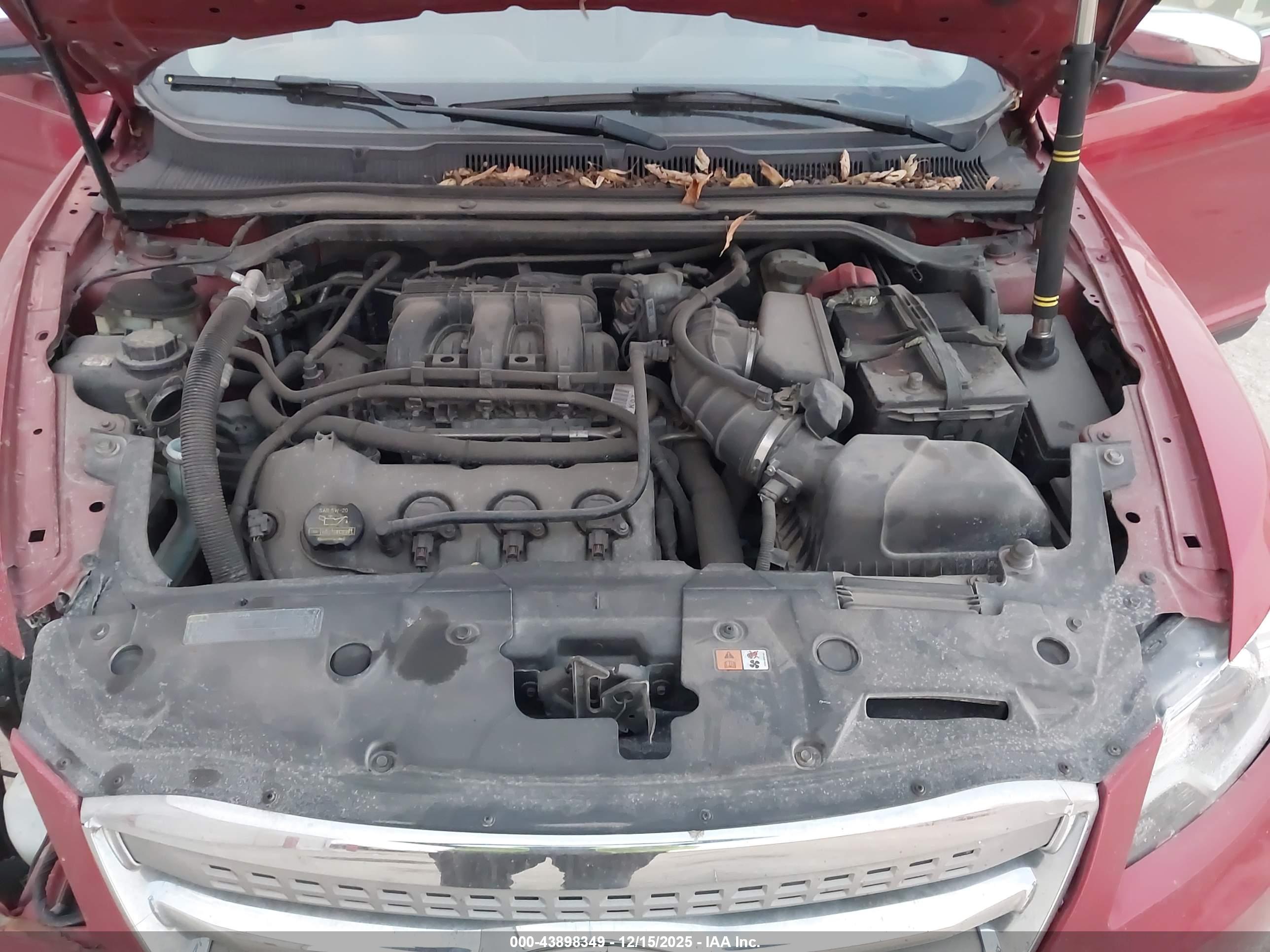 FORD TAURUS image 10