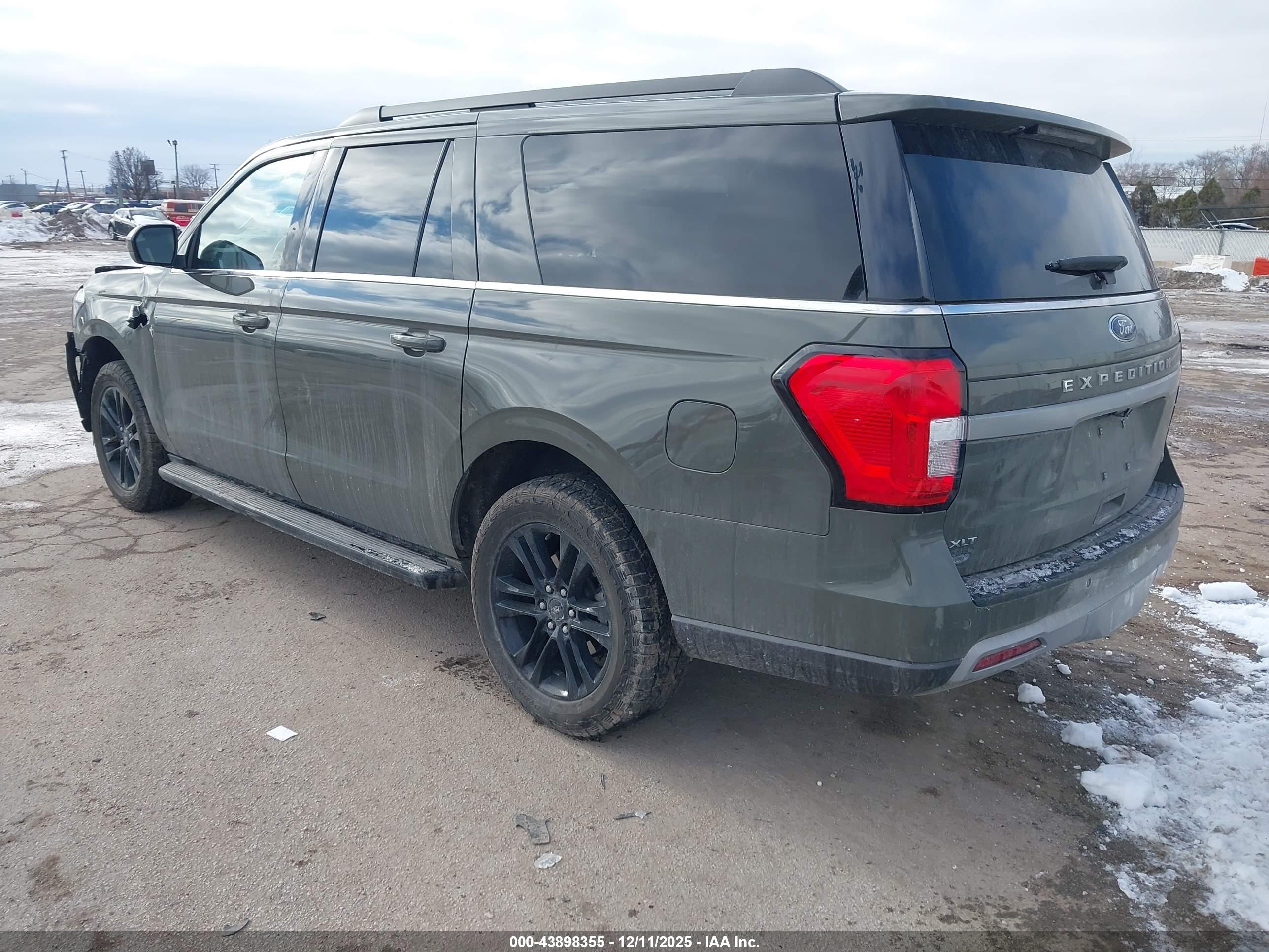 FORD EXPEDITION image 3