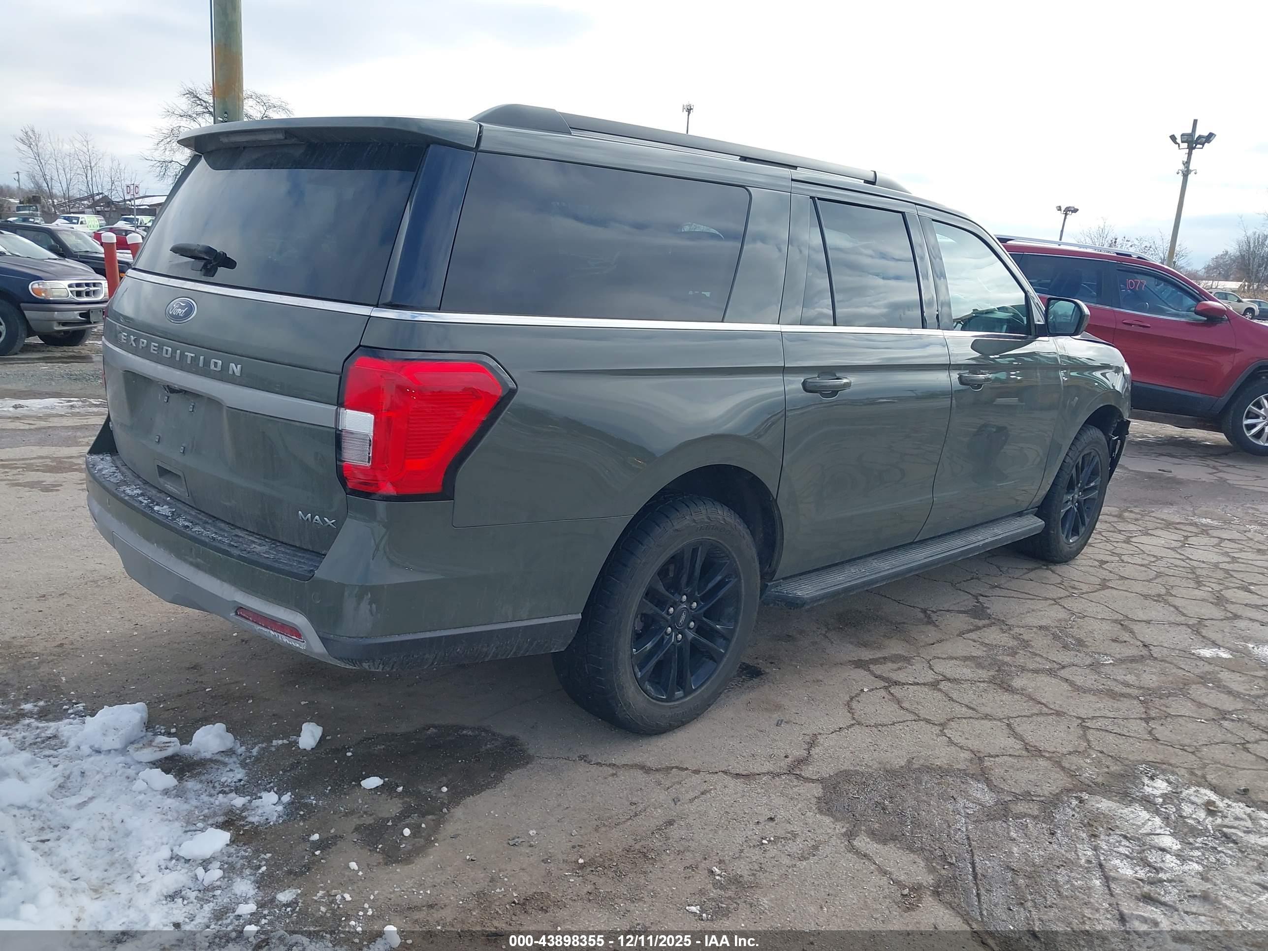 FORD EXPEDITION image 4